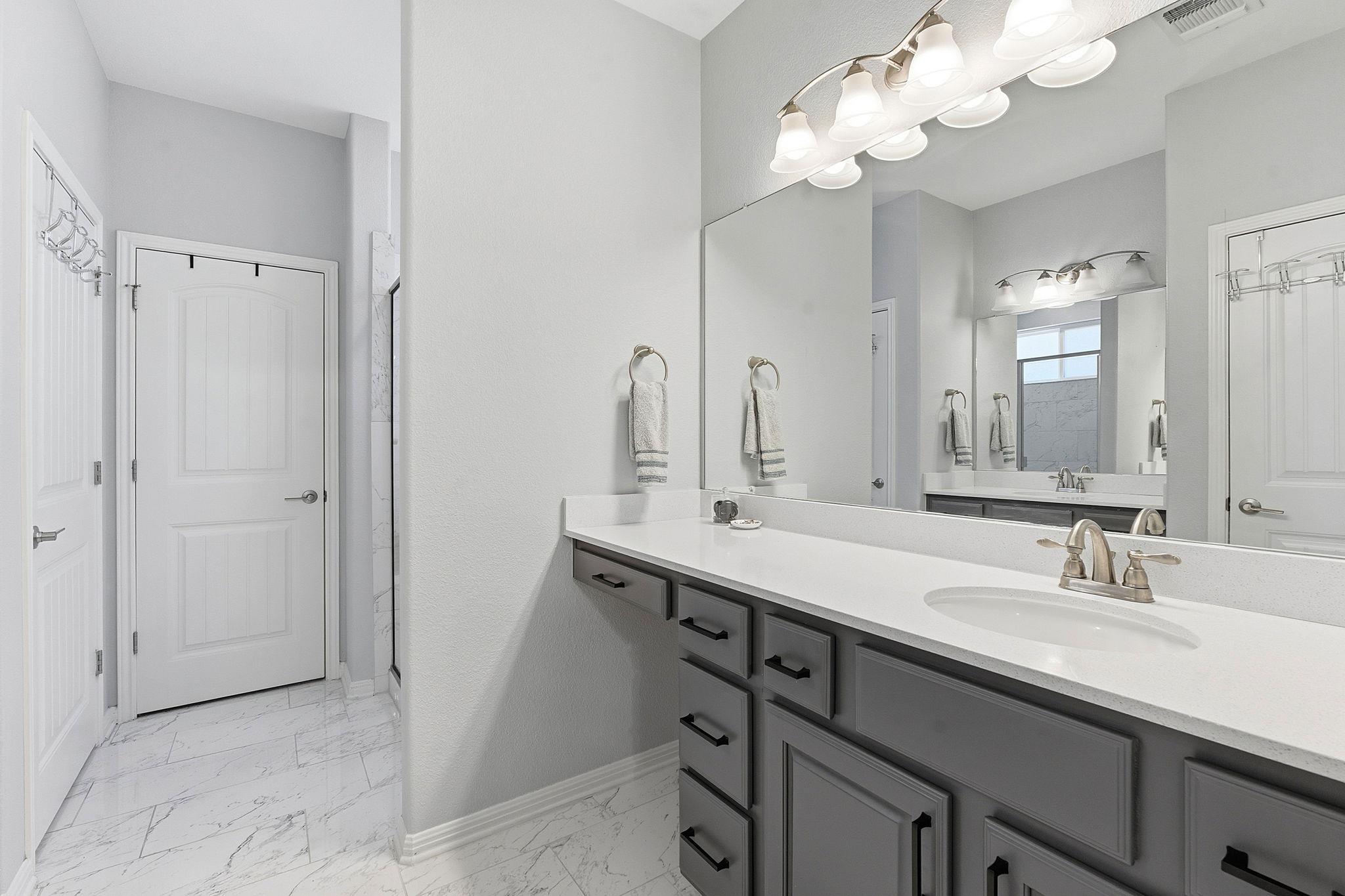 5720 Baythorne Dr, Austin, TX 78747