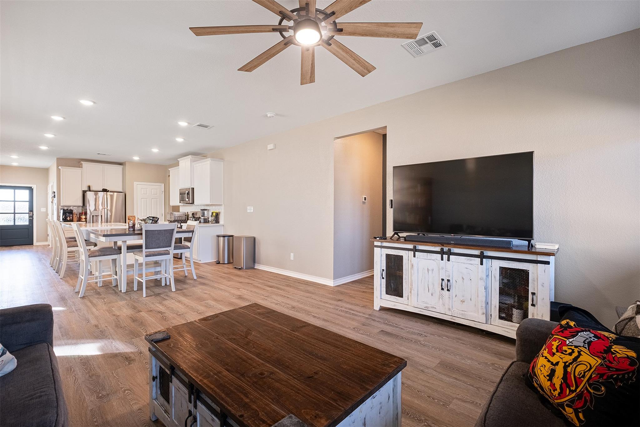 213 Papaya Dr, Buda, TX 78610