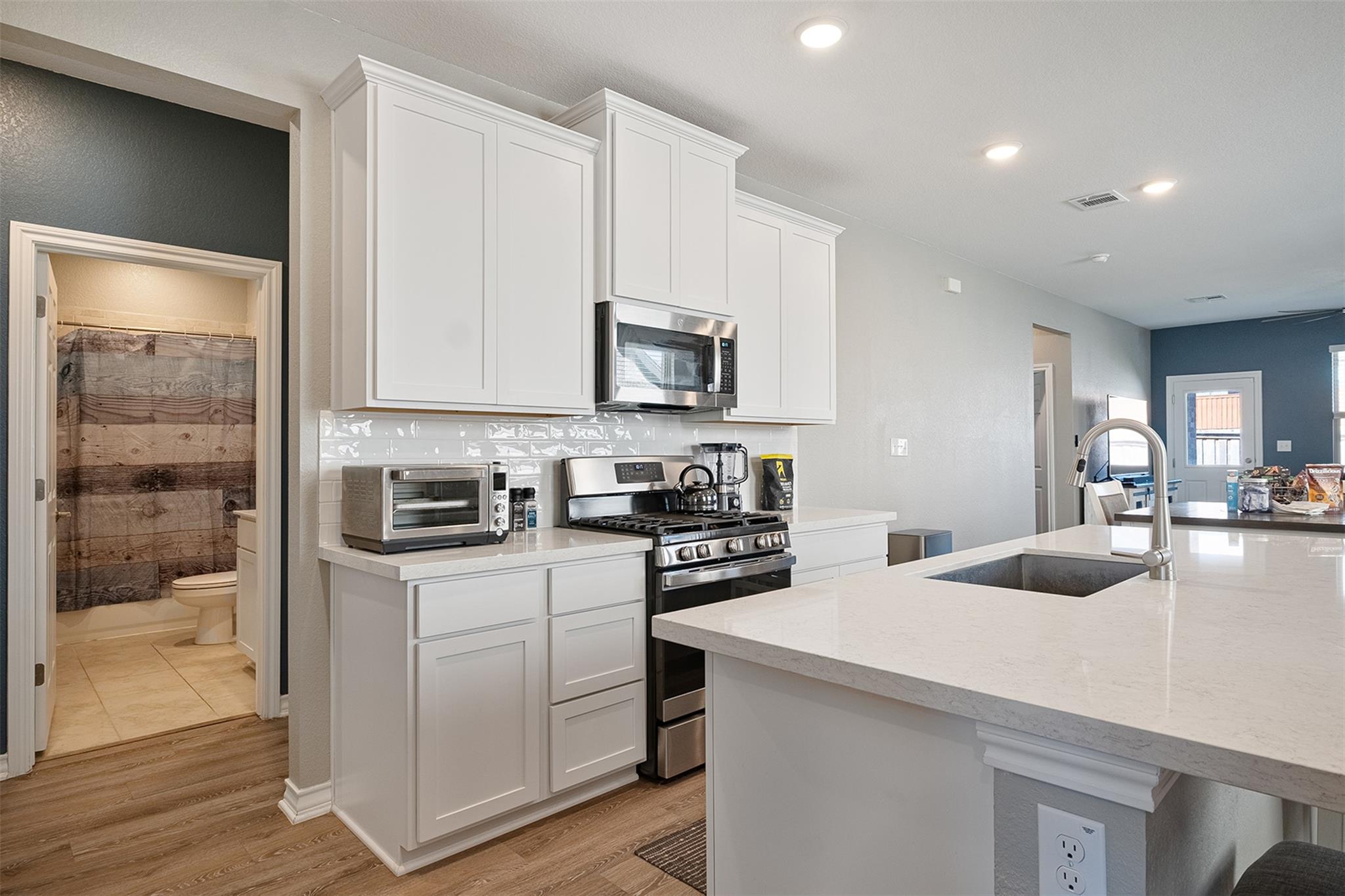 213 Papaya Dr, Buda, TX 78610