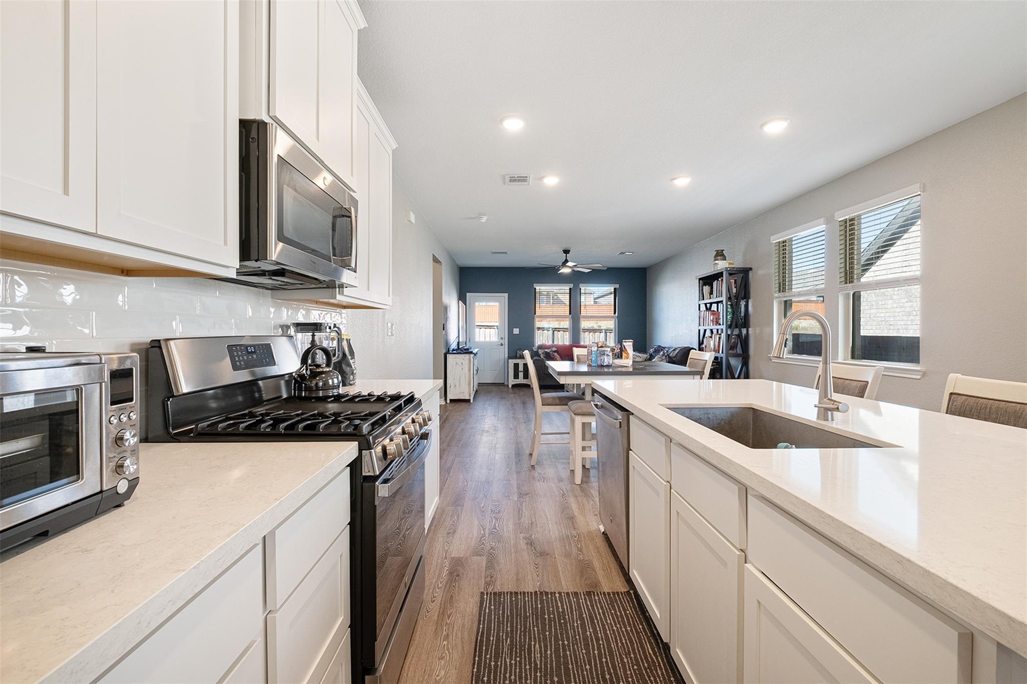 213 Papaya Dr, Buda, TX 78610