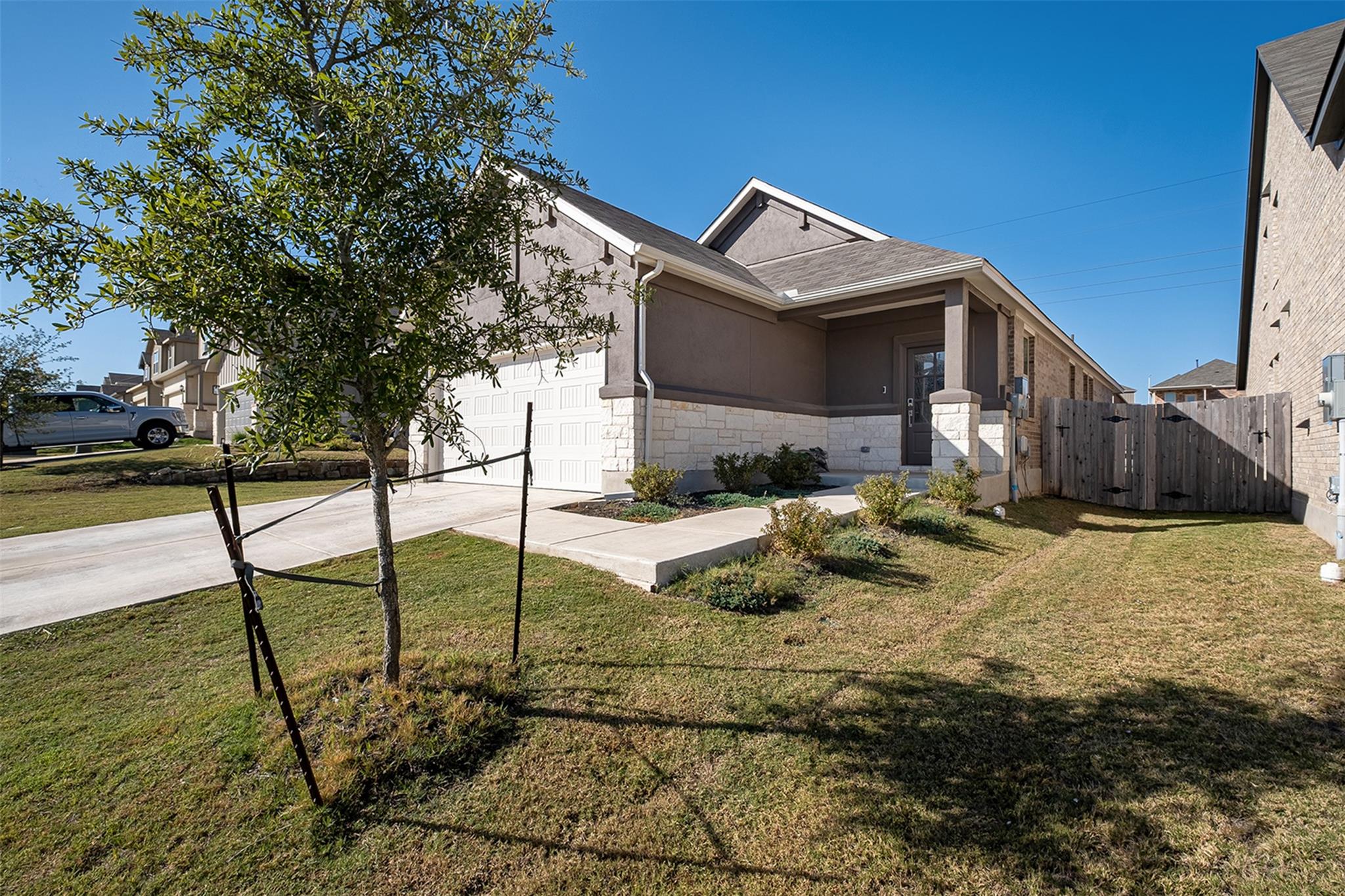 213 Papaya Dr, Buda, TX 78610