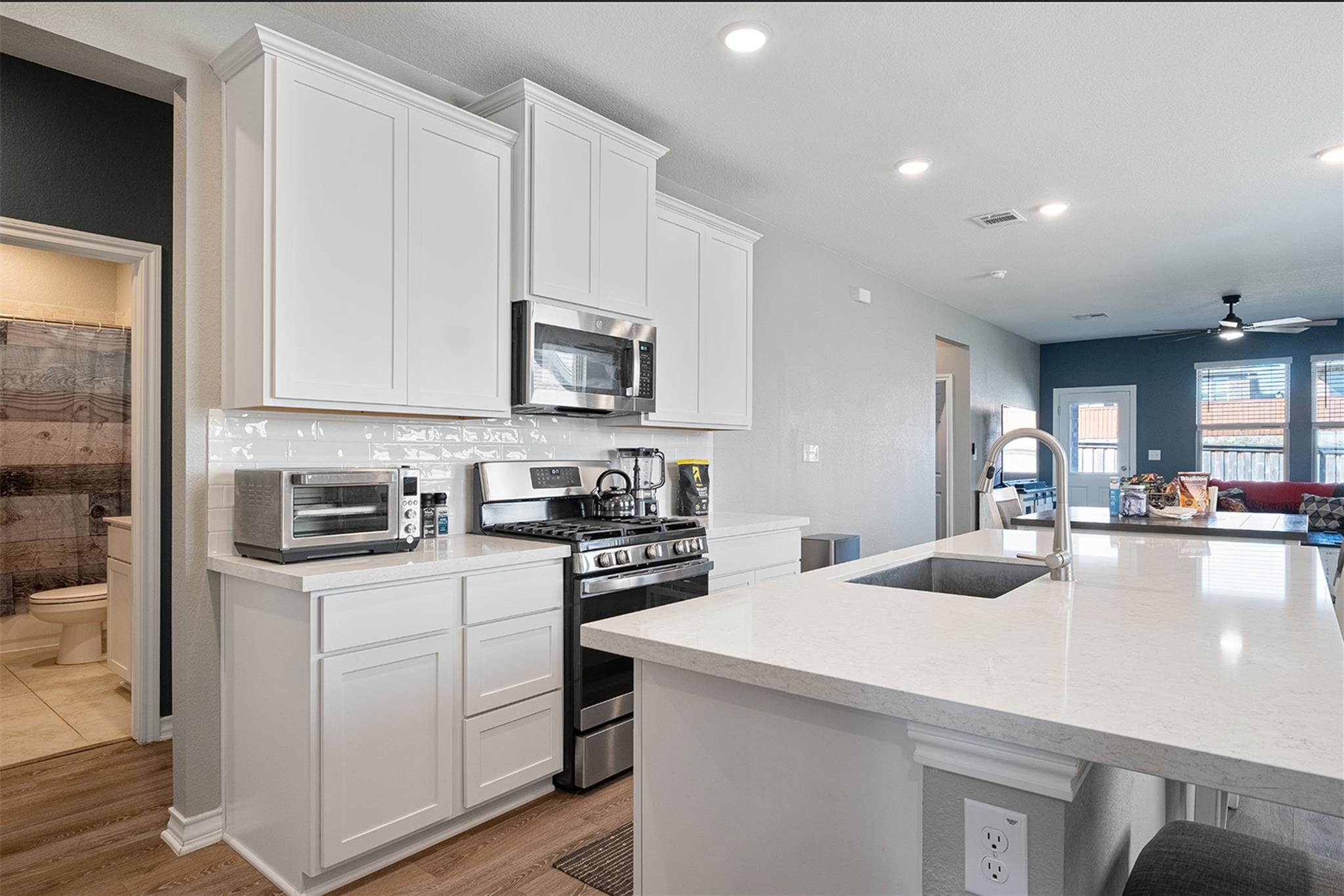 213 Papaya Dr, Buda, TX 78610