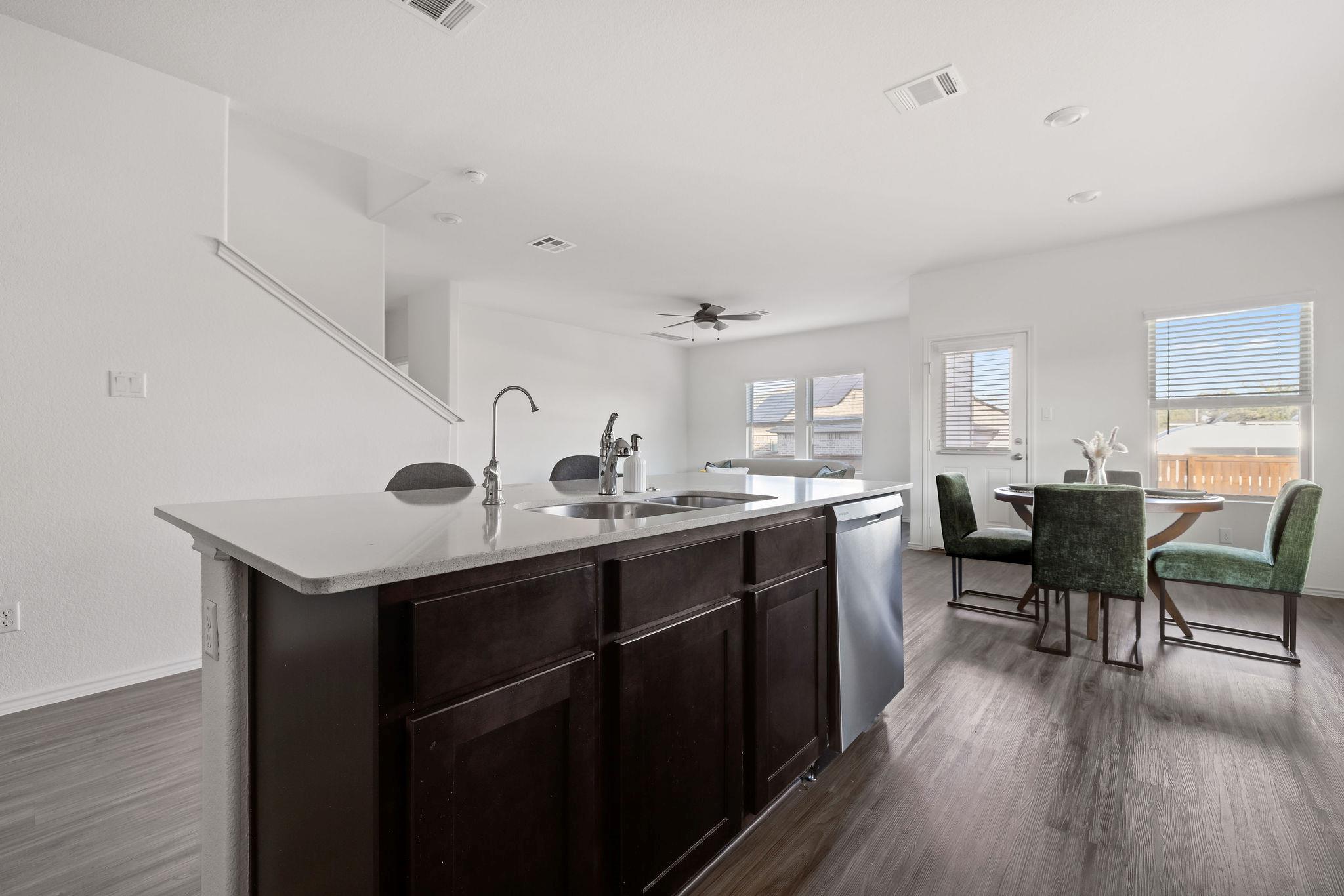 1428 Chad Dr, Round Rock, TX 78665