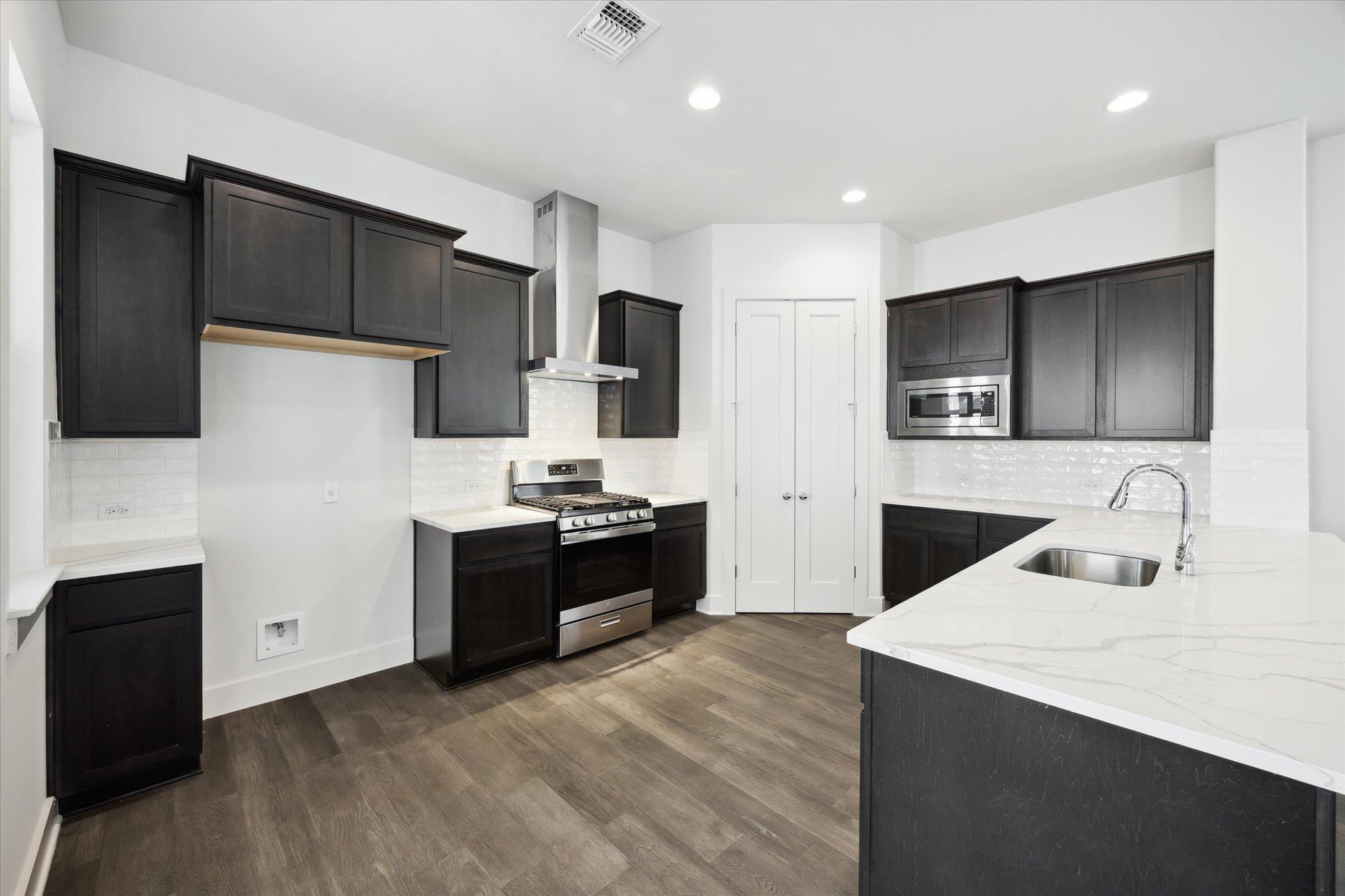 1531 N Red Bud Ln # 21, Round Rock, TX 78665