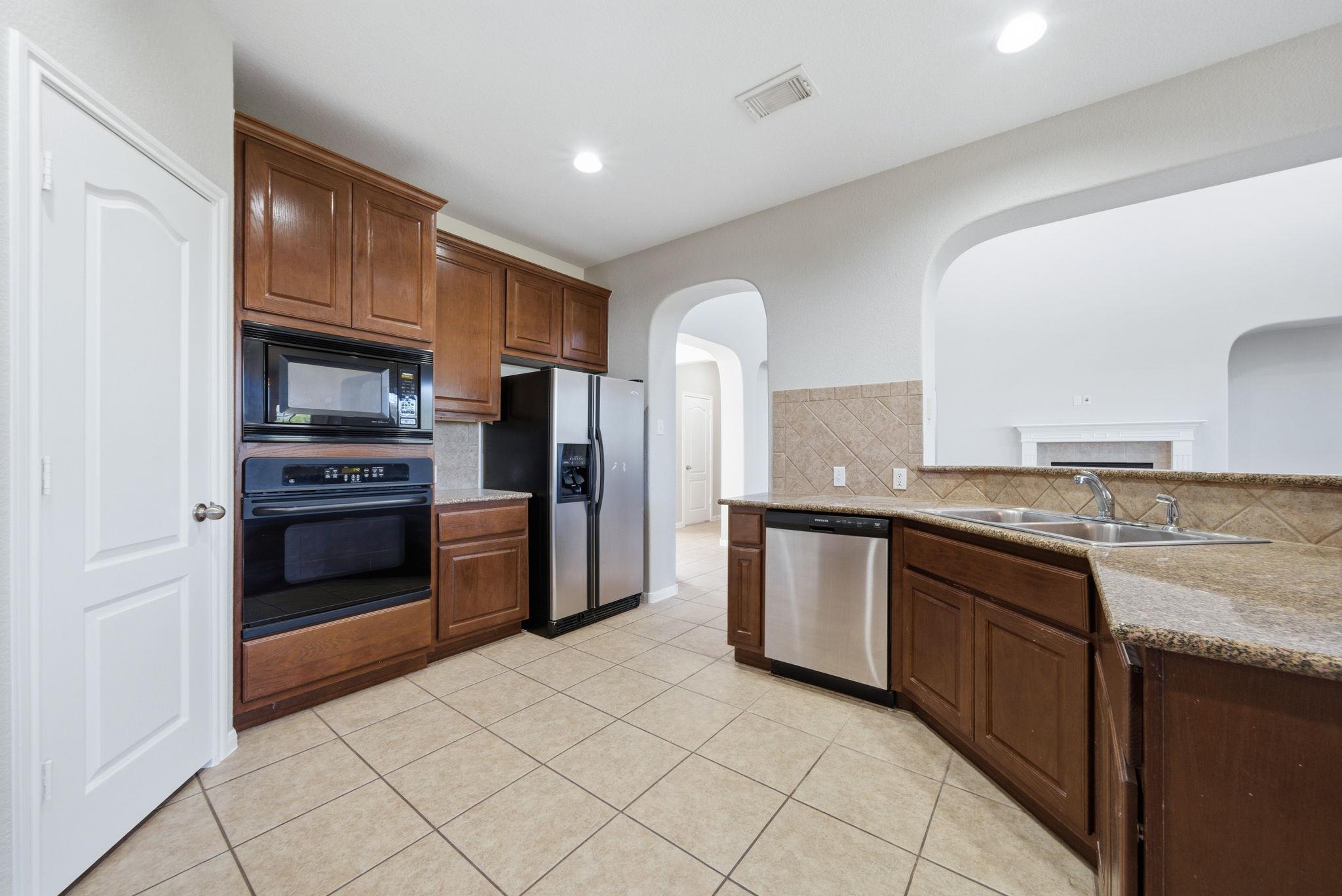 7404 Journeyville Dr, Austin, TX 78735