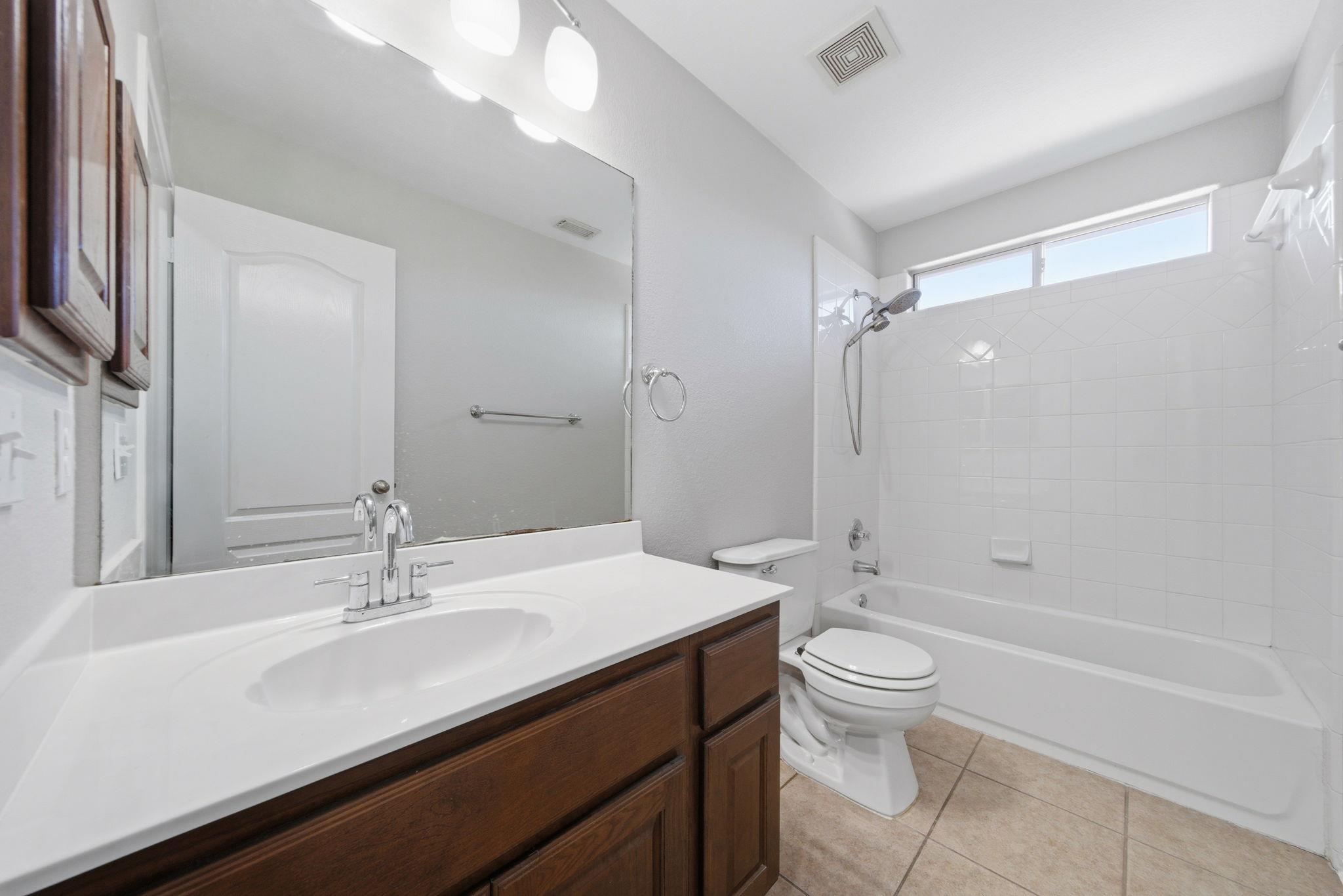 7404 Journeyville Dr, Austin, TX 78735