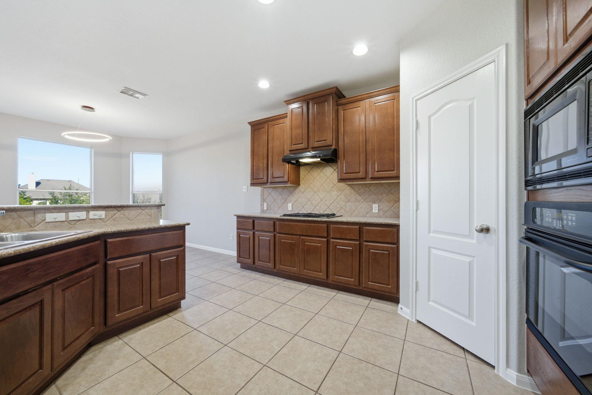 7404 Journeyville Dr, Austin, TX 78735