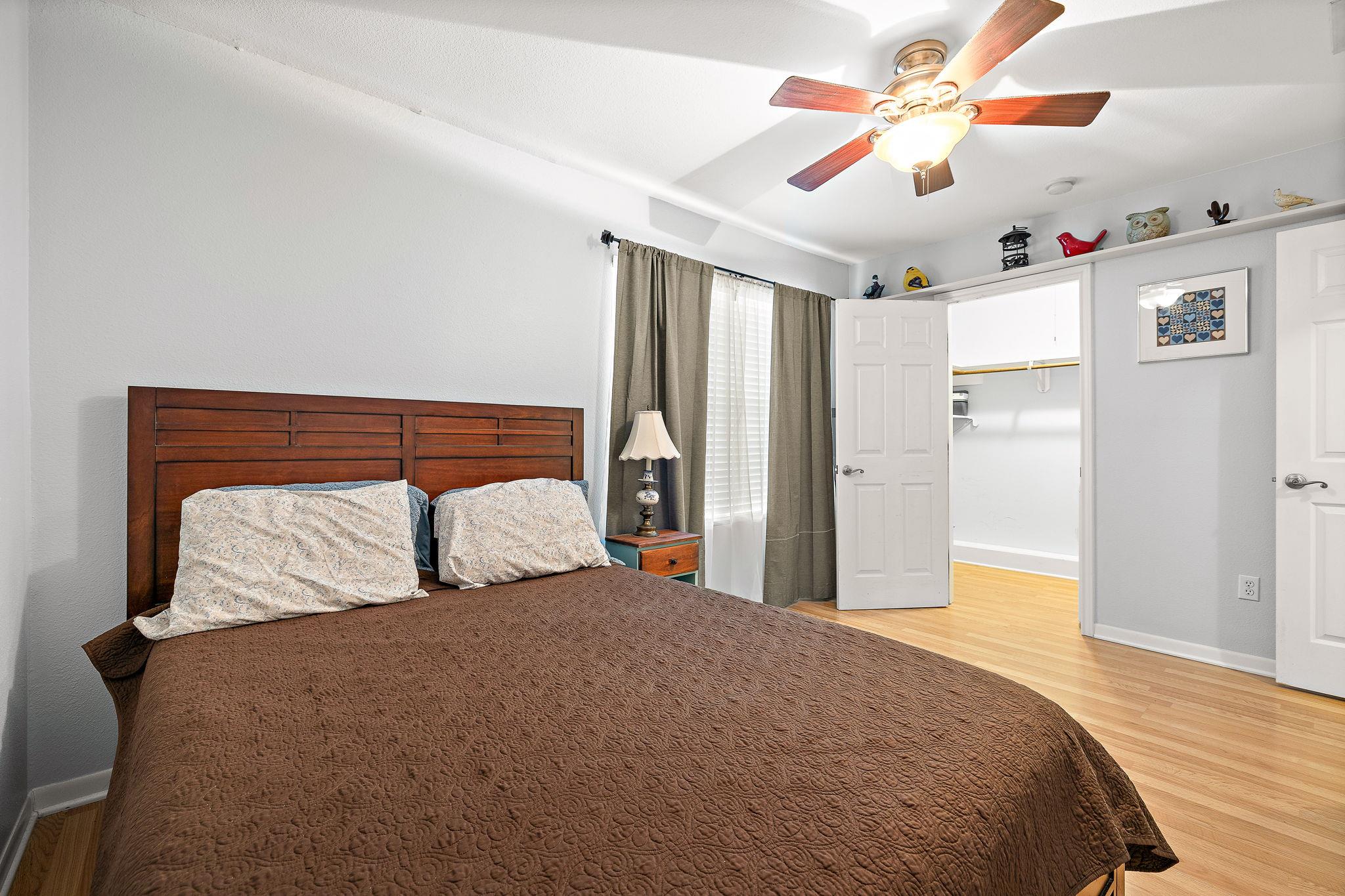 2450 Ashdale Dr # B-211, Austin, TX 78757