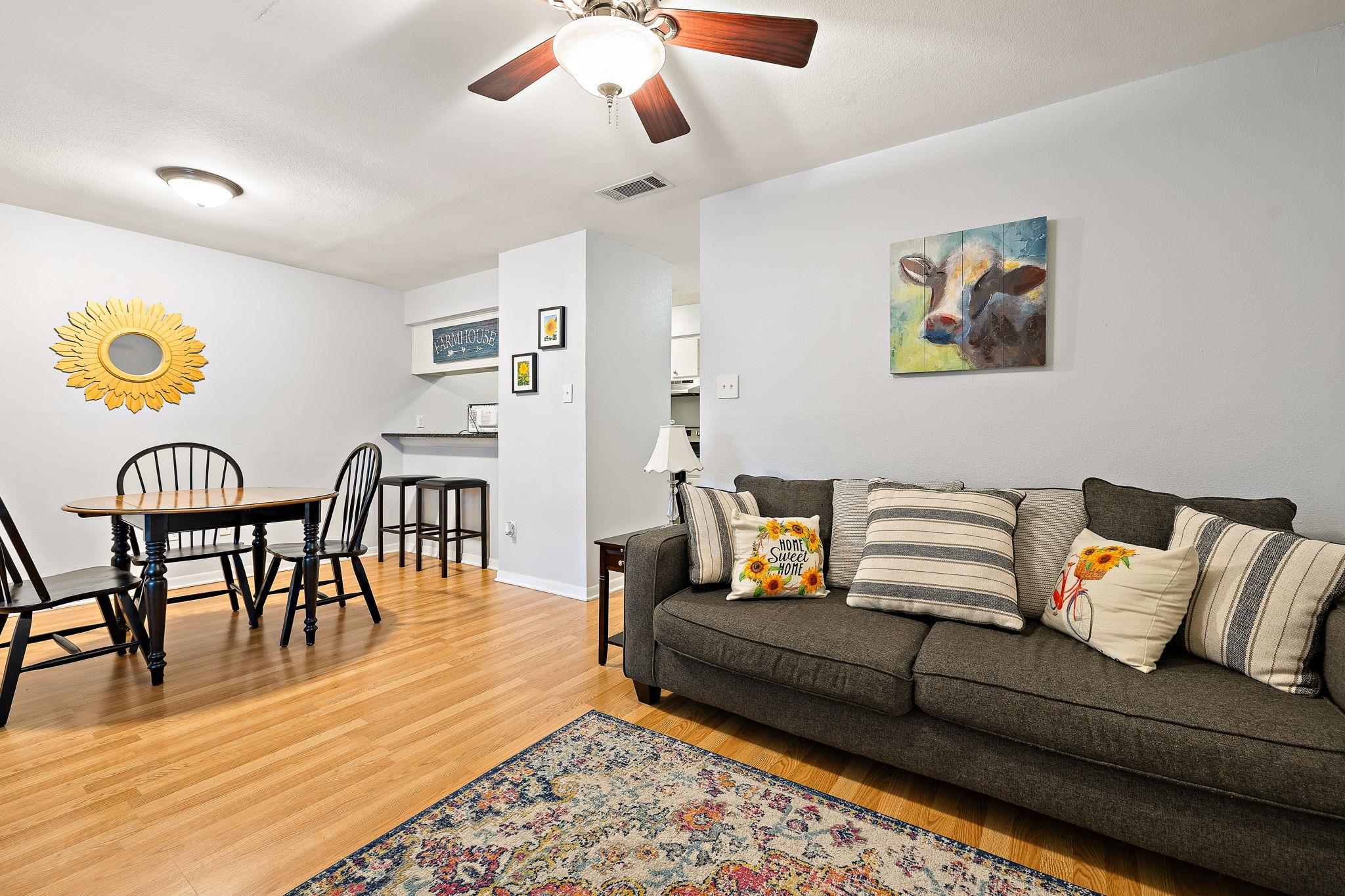 2450 Ashdale Dr # B-211, Austin, TX 78757