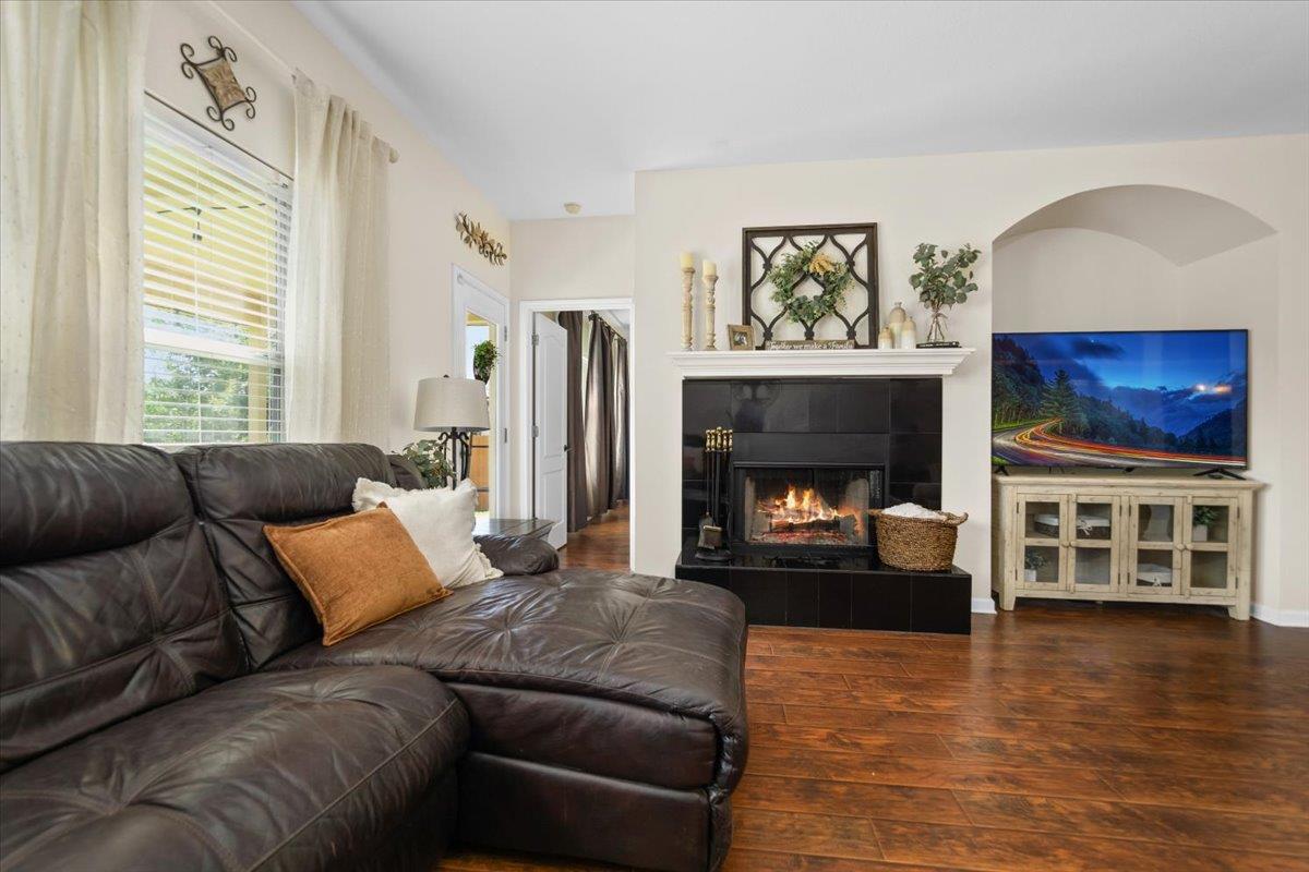 2450 Ashdale Dr # B-211, Austin, TX 78757