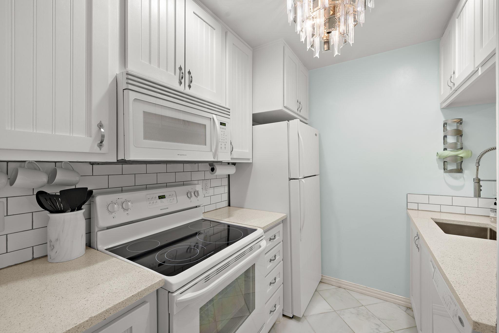 2450 Ashdale Dr # D-206, Austin, TX 78757