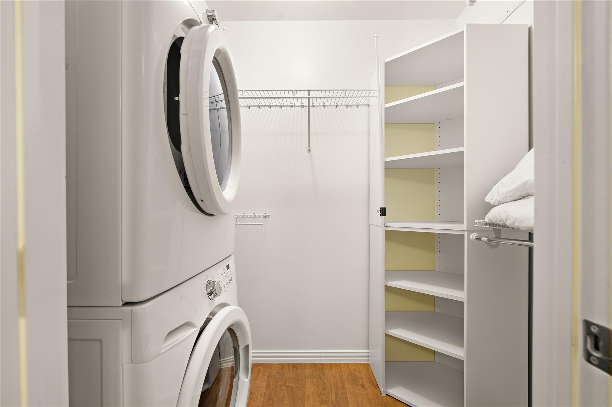 2450 Ashdale Dr # D-206, Austin, TX 78757