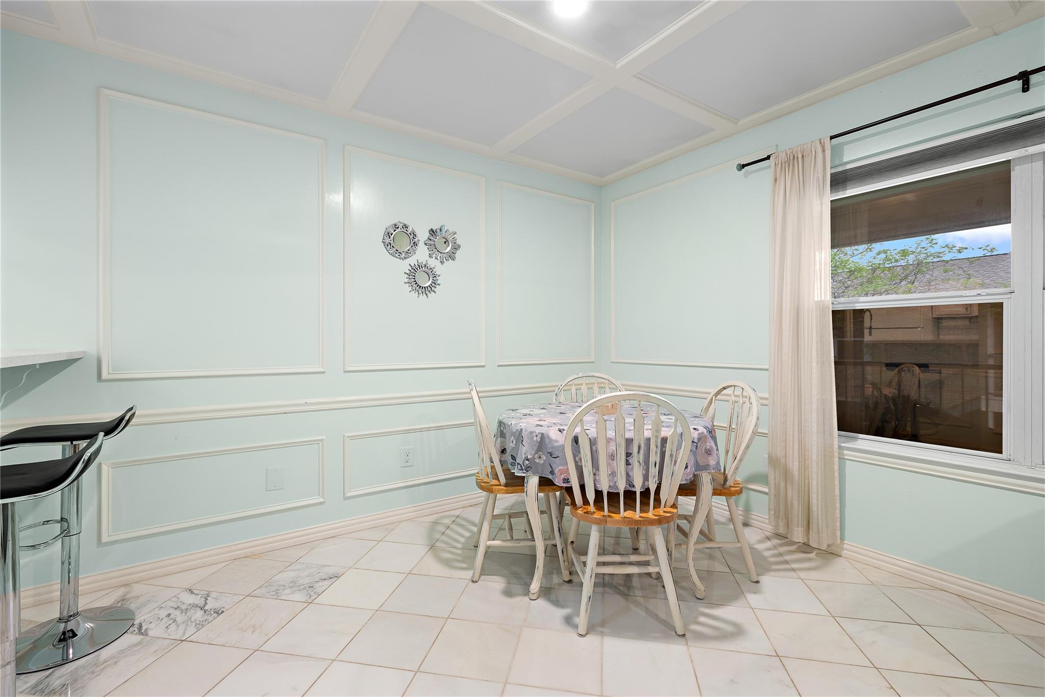 2450 Ashdale Dr # D-206, Austin, TX 78757