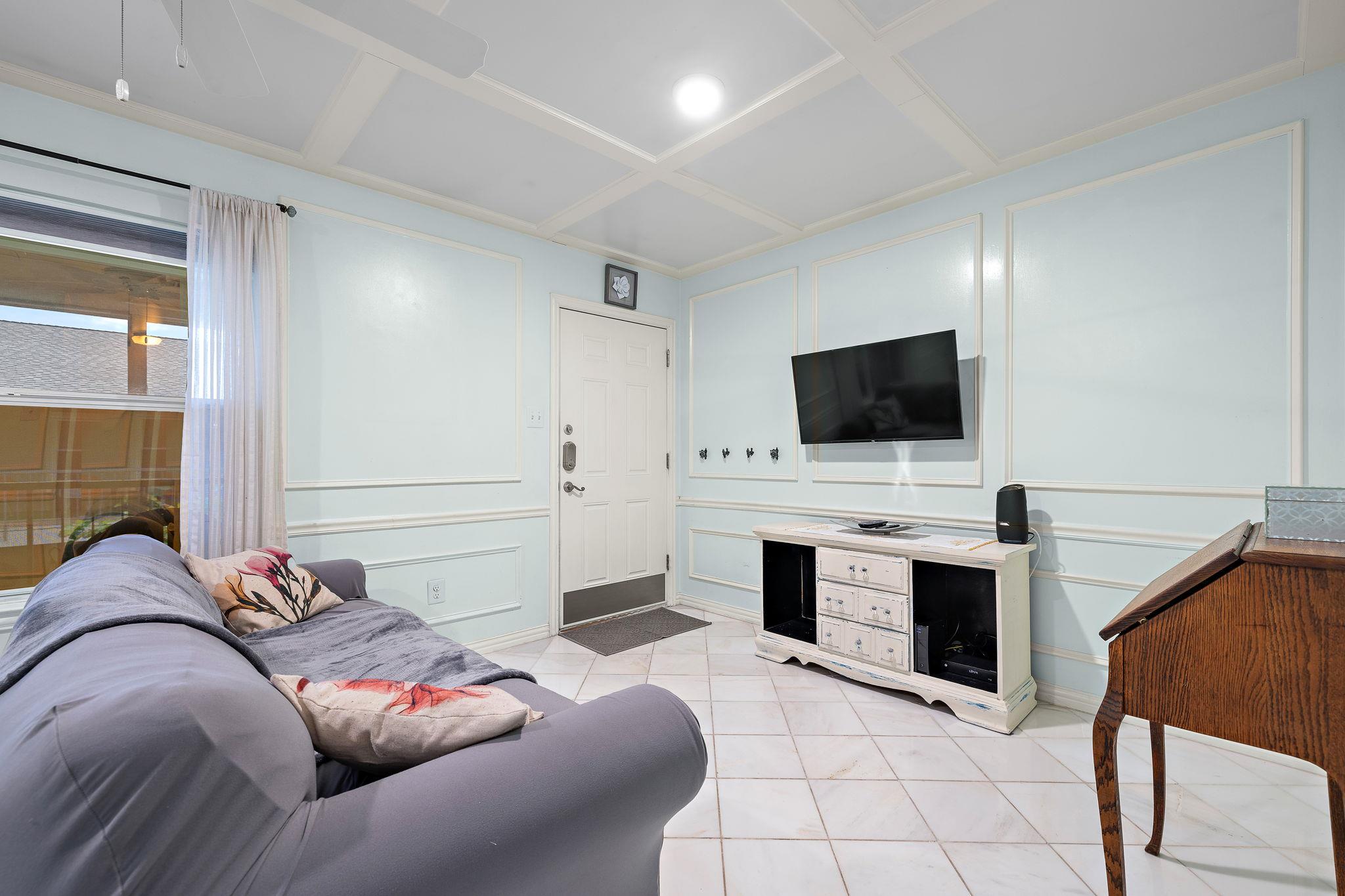 2450 Ashdale Dr # D-206, Austin, TX 78757