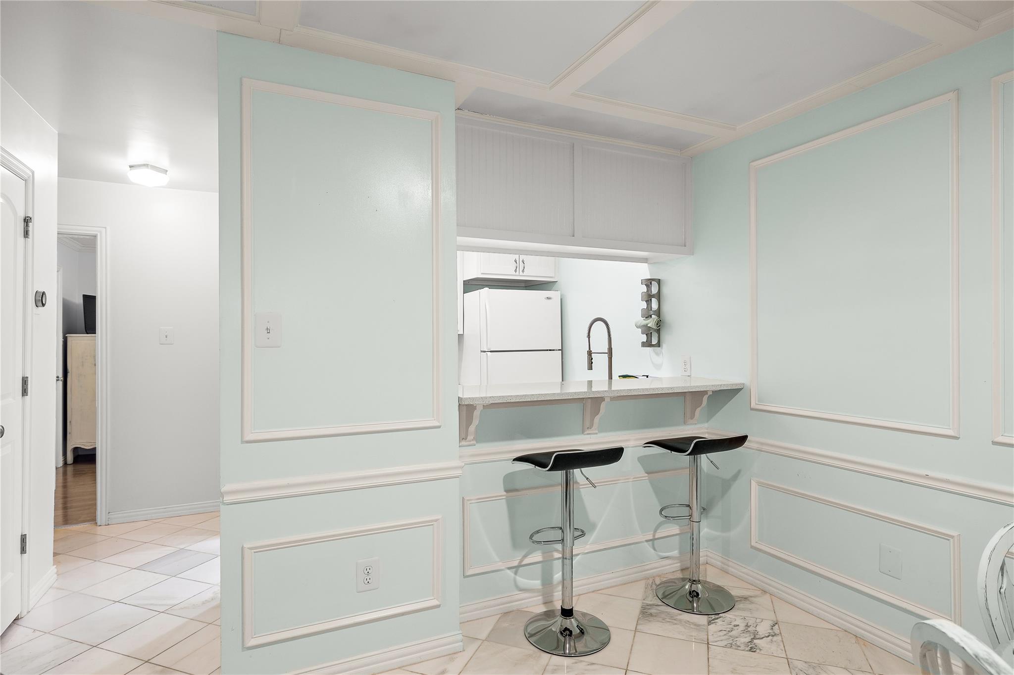 2450 Ashdale Dr # D-206, Austin, TX 78757