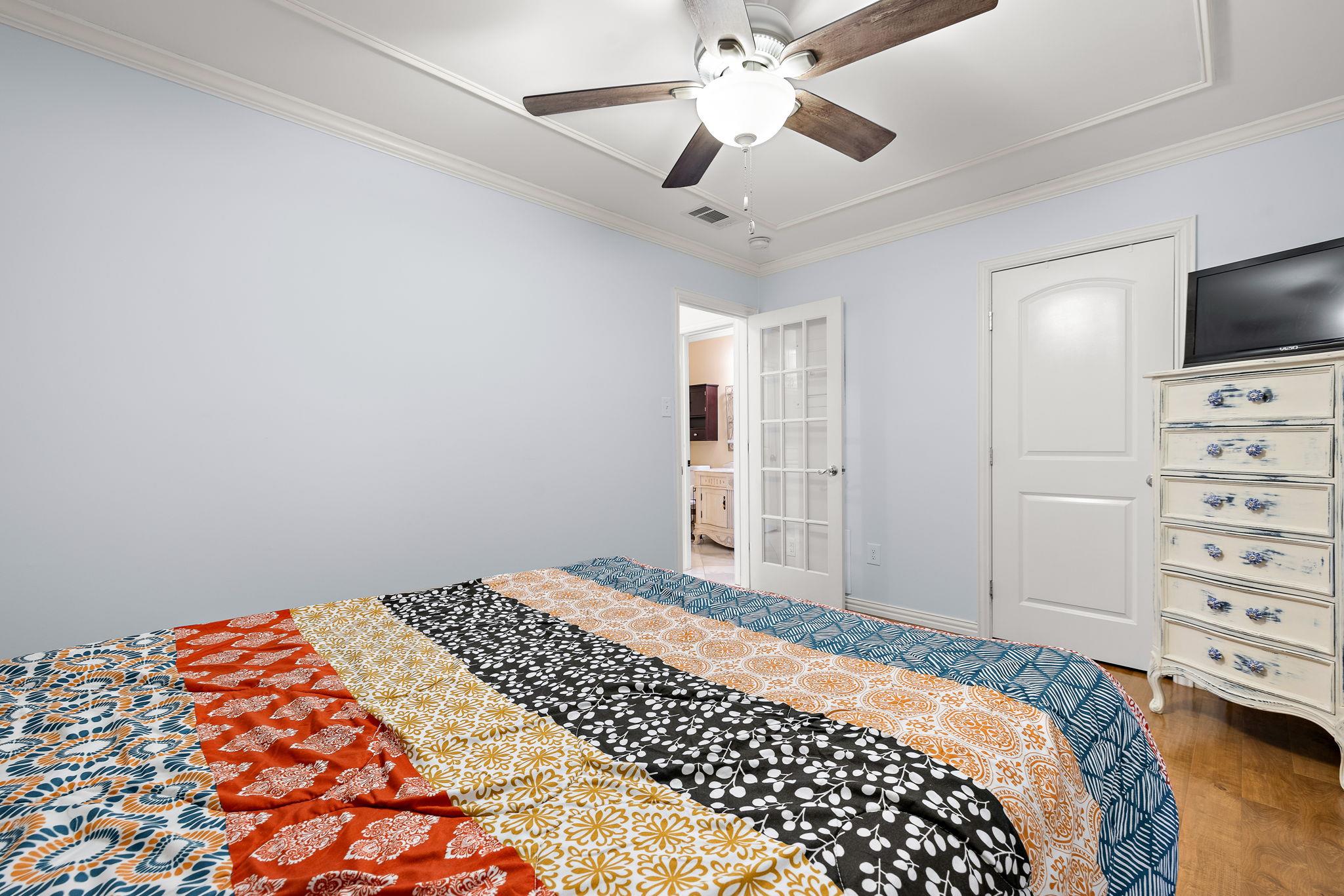 2450 Ashdale Dr # D-206, Austin, TX 78757