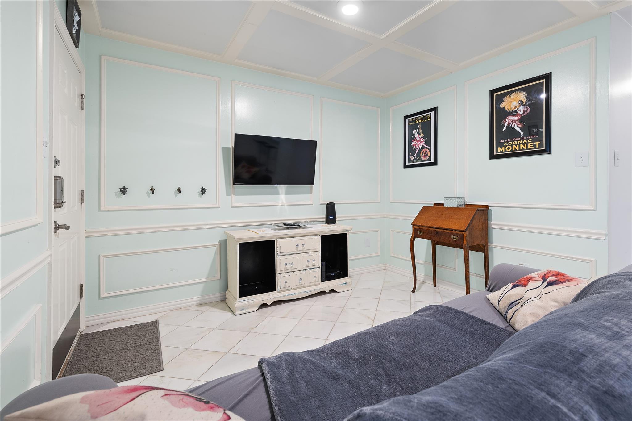 2450 Ashdale Dr # D-206, Austin, TX 78757