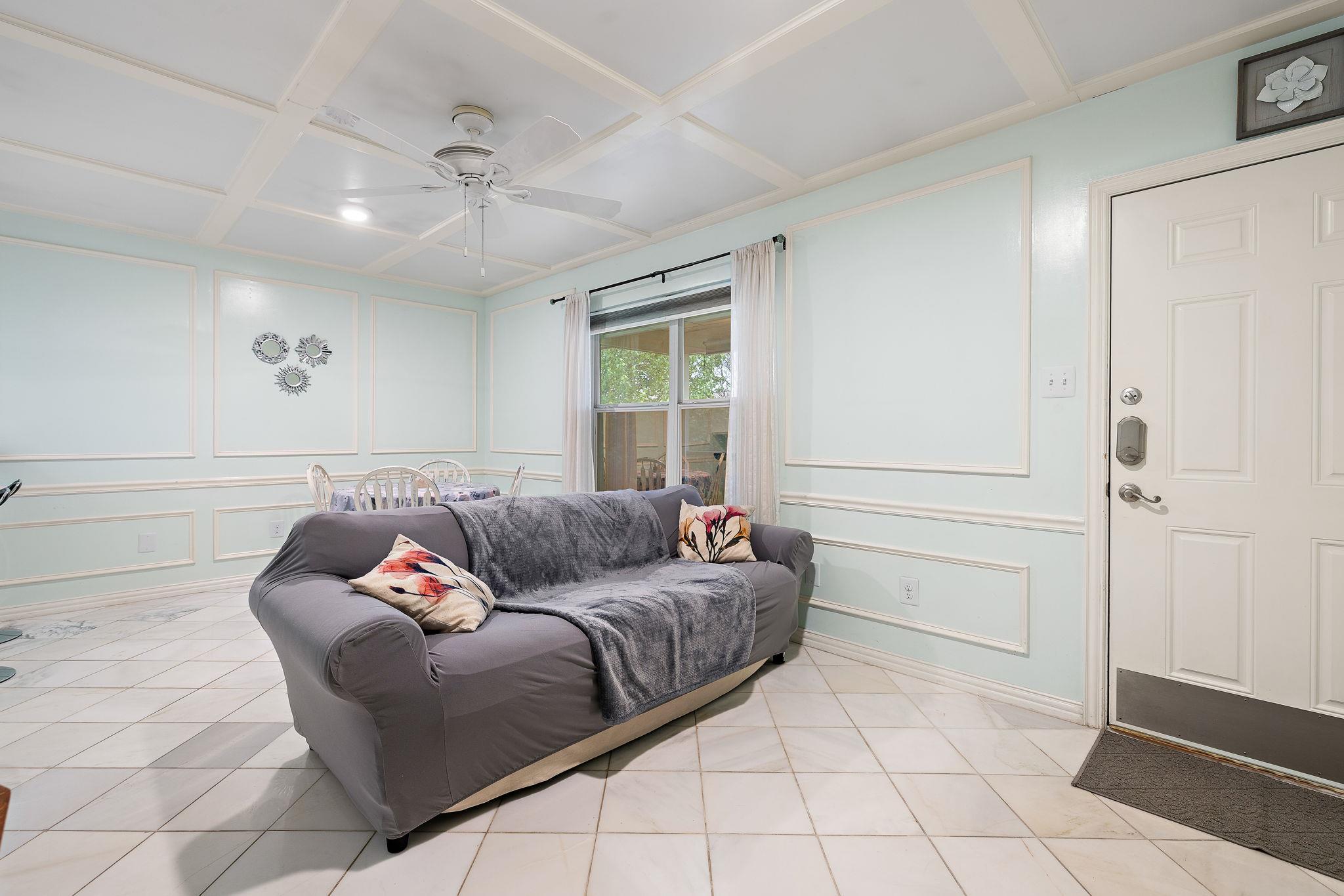 2450 Ashdale Dr # D-206, Austin, TX 78757