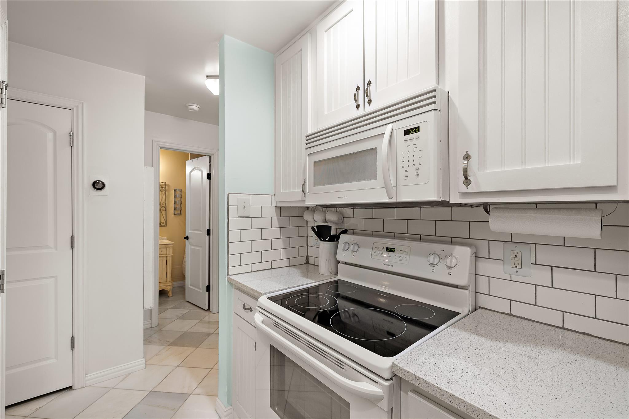 2450 Ashdale Dr # D-206, Austin, TX 78757