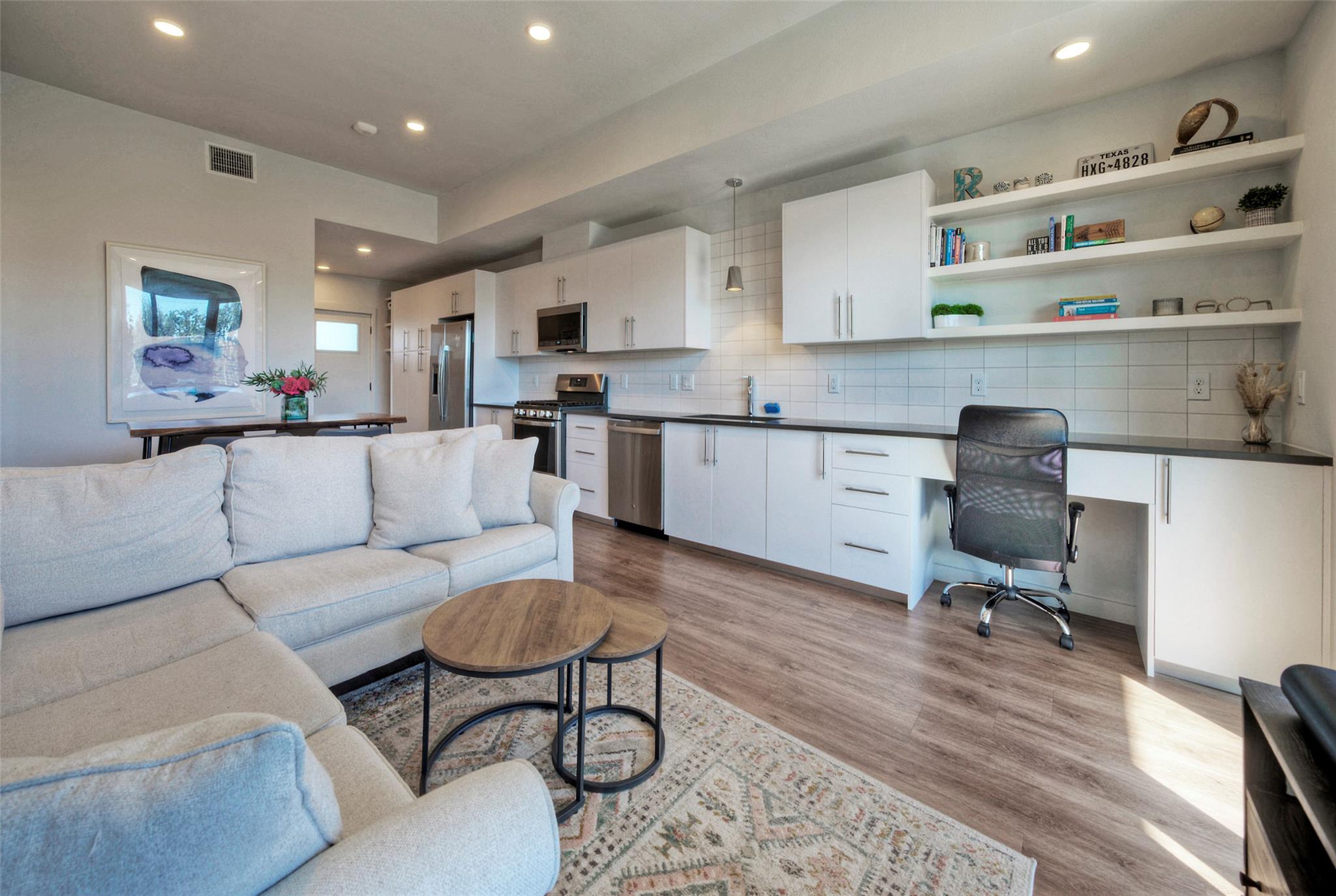 4004 Banister Ln # 207, Austin, TX 78704