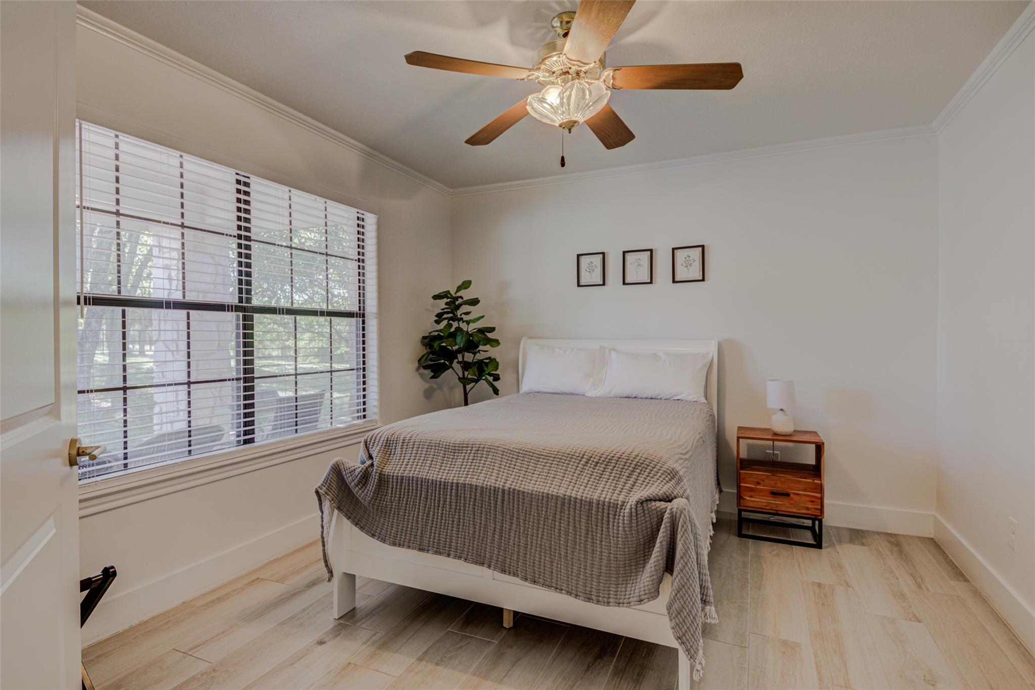 604 Oakwood Dr, Buda, TX 78610