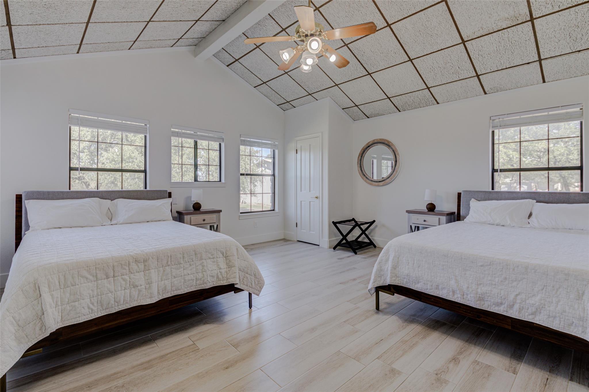 604 Oakwood Dr, Buda, TX 78610