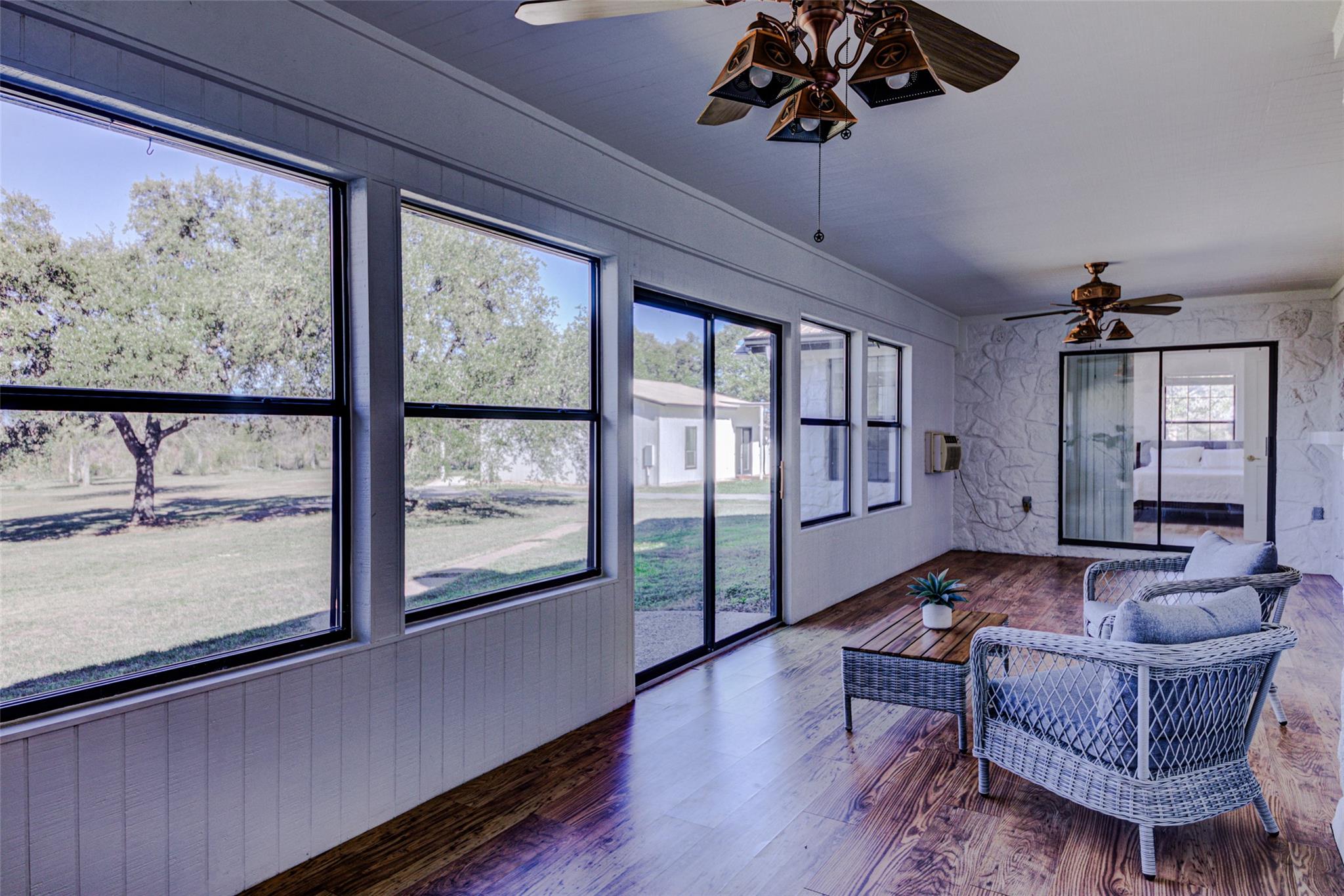 604 Oakwood Dr, Buda, TX 78610