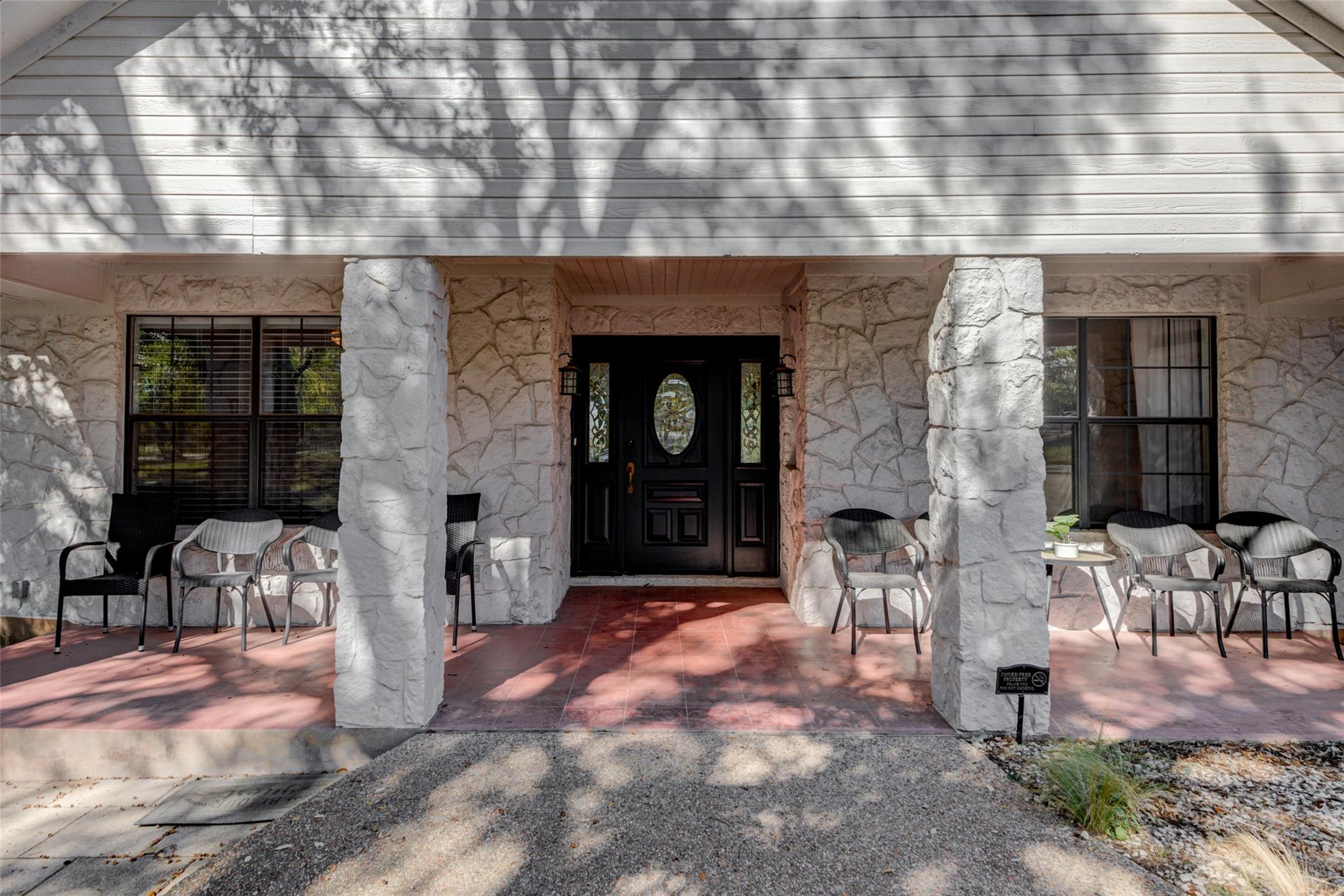 604 Oakwood Dr, Buda, TX 78610