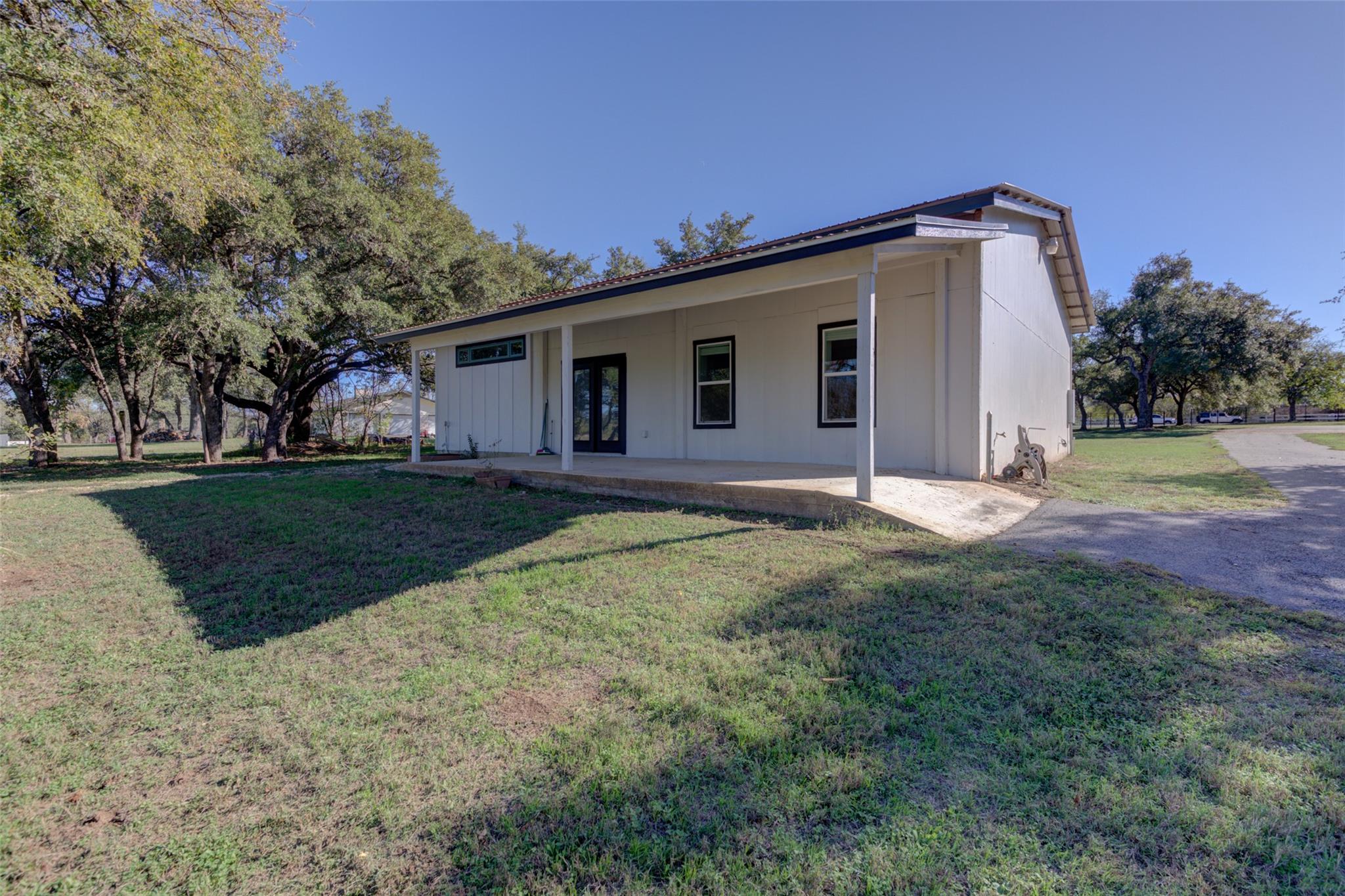 604 Oakwood Dr, Buda, TX 78610