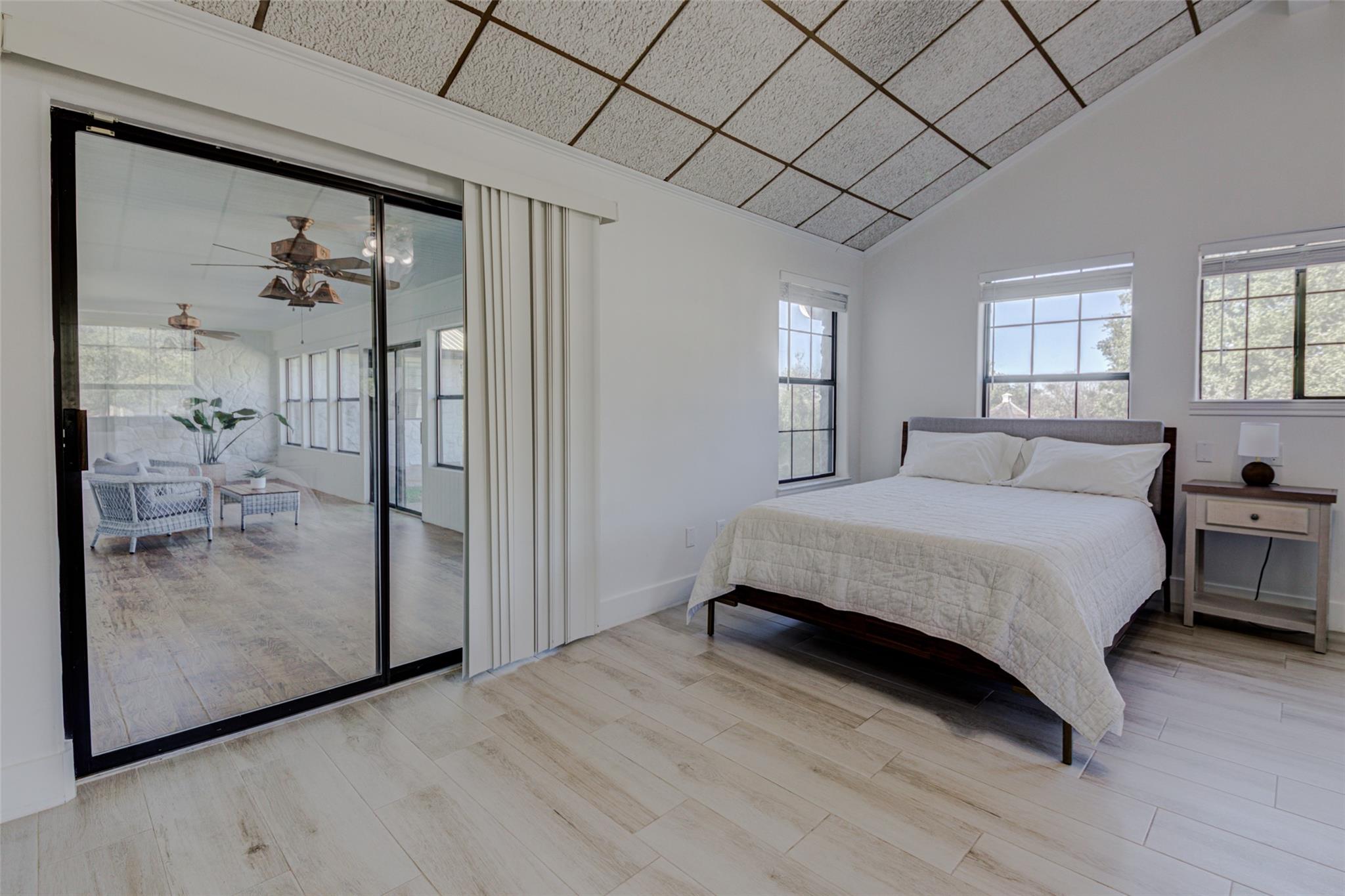 604 Oakwood Dr, Buda, TX 78610