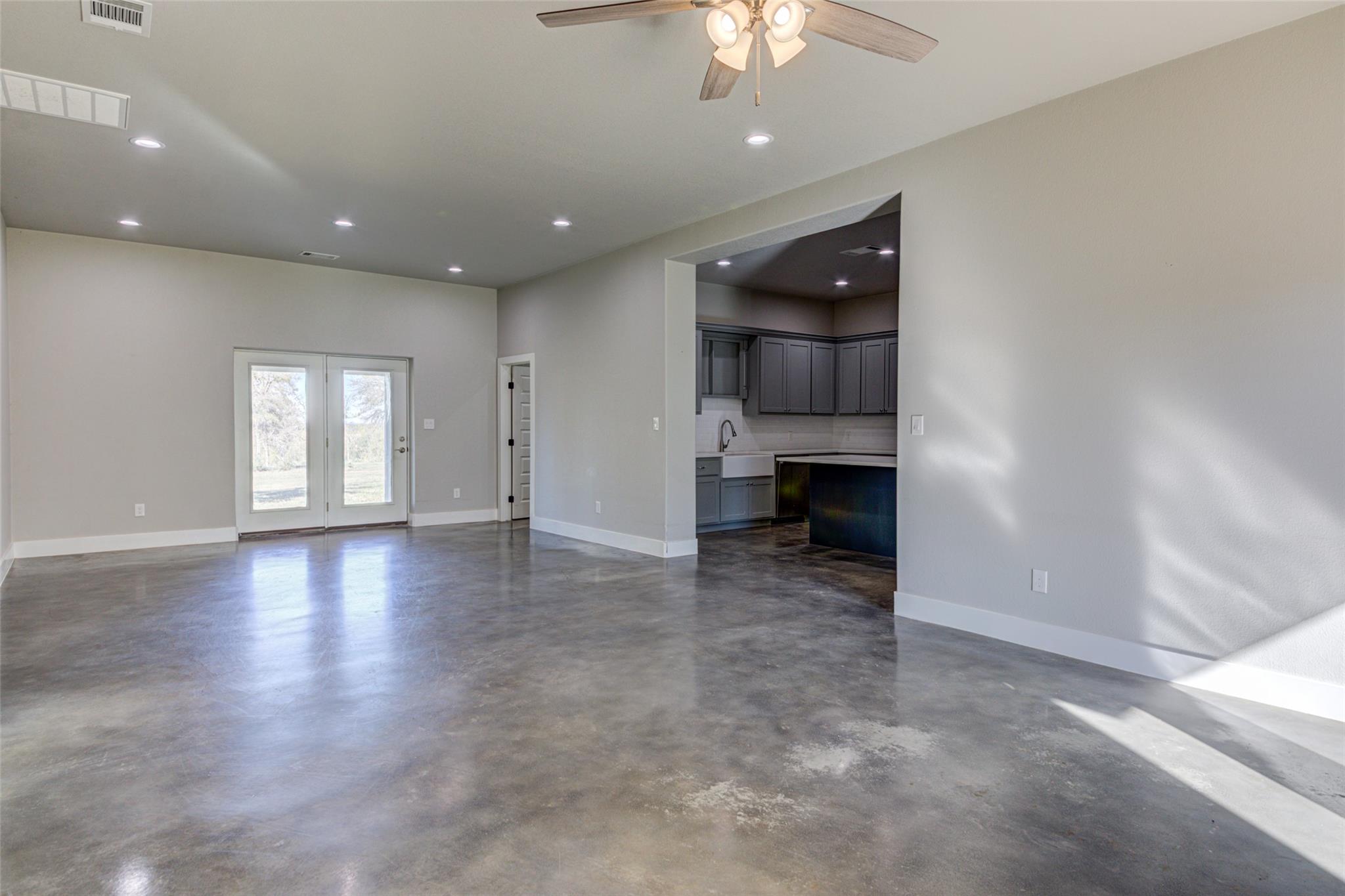 604 Oakwood Dr, Buda, TX 78610