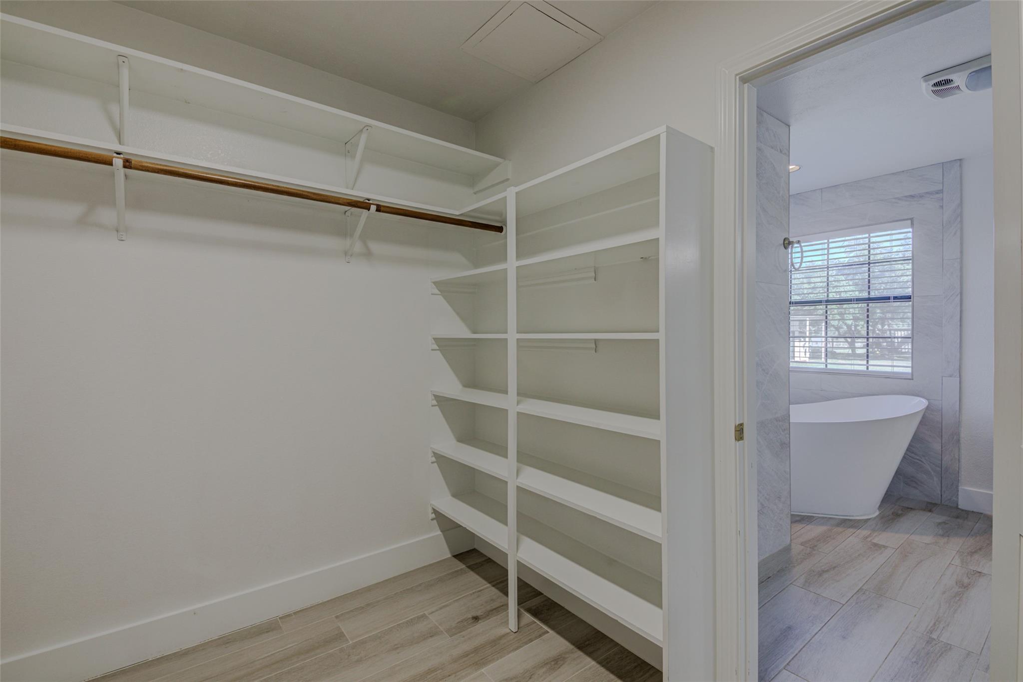 604 Oakwood Dr, Buda, TX 78610