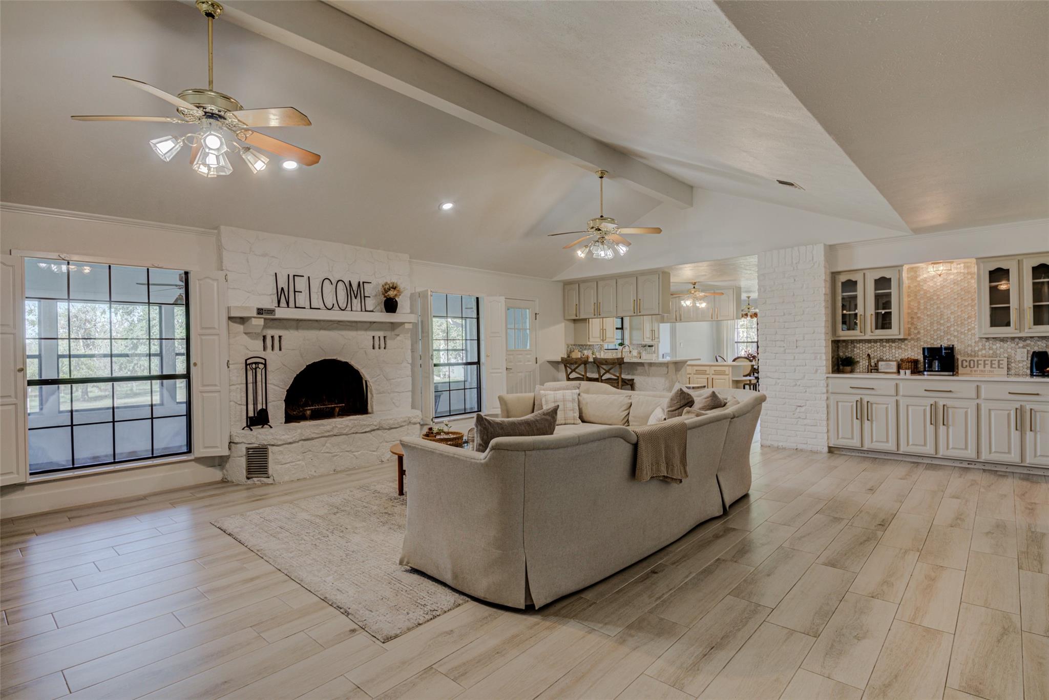 604 Oakwood Dr, Buda, TX 78610