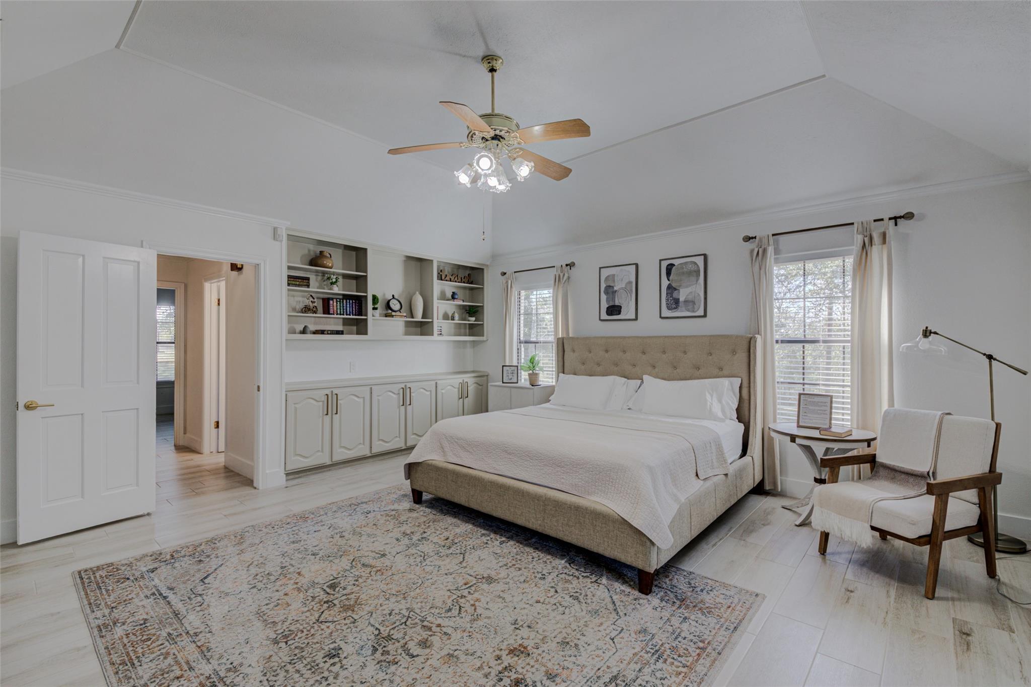 604 Oakwood Dr, Buda, TX 78610