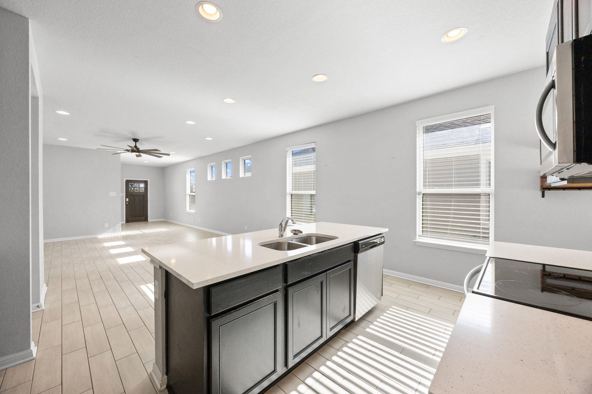 225 Unforgiven Ln, Jarrell, TX 76537