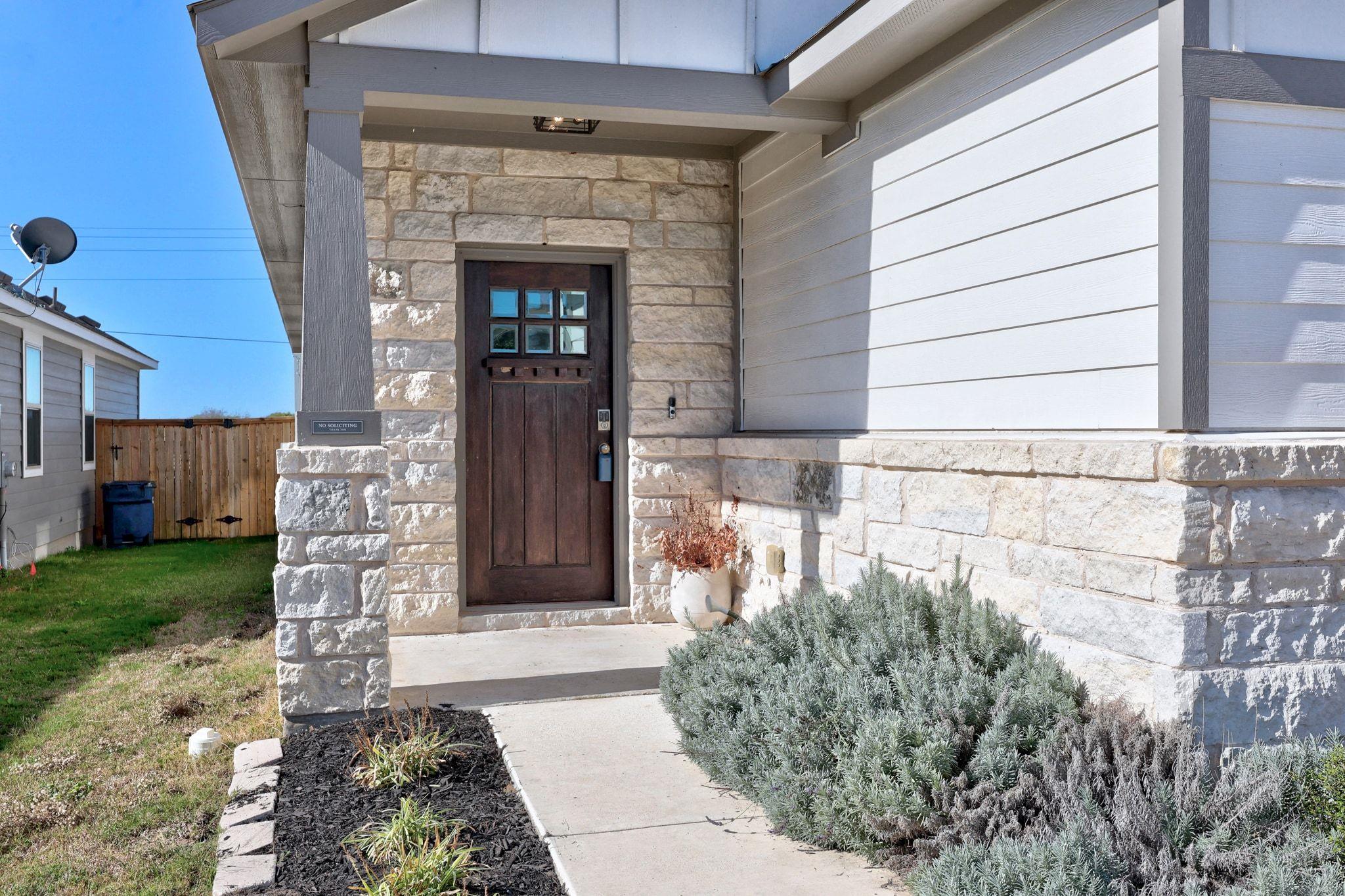 225 Unforgiven Ln, Jarrell, TX 76537