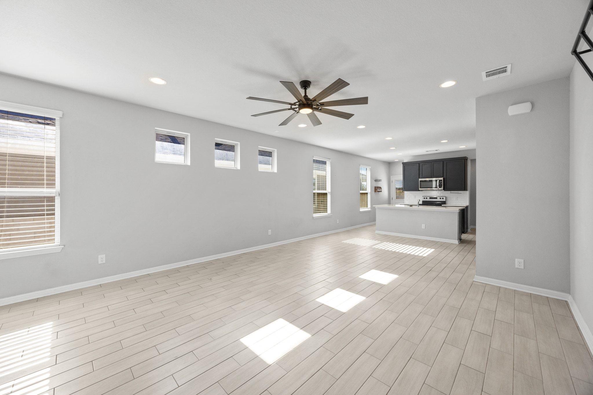 225 Unforgiven Ln, Jarrell, TX 76537