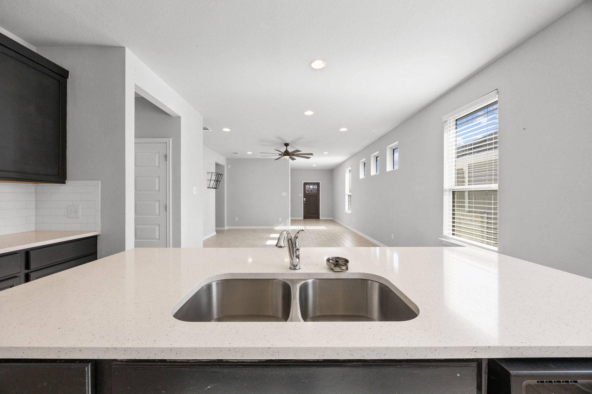 225 Unforgiven Ln, Jarrell, TX 76537