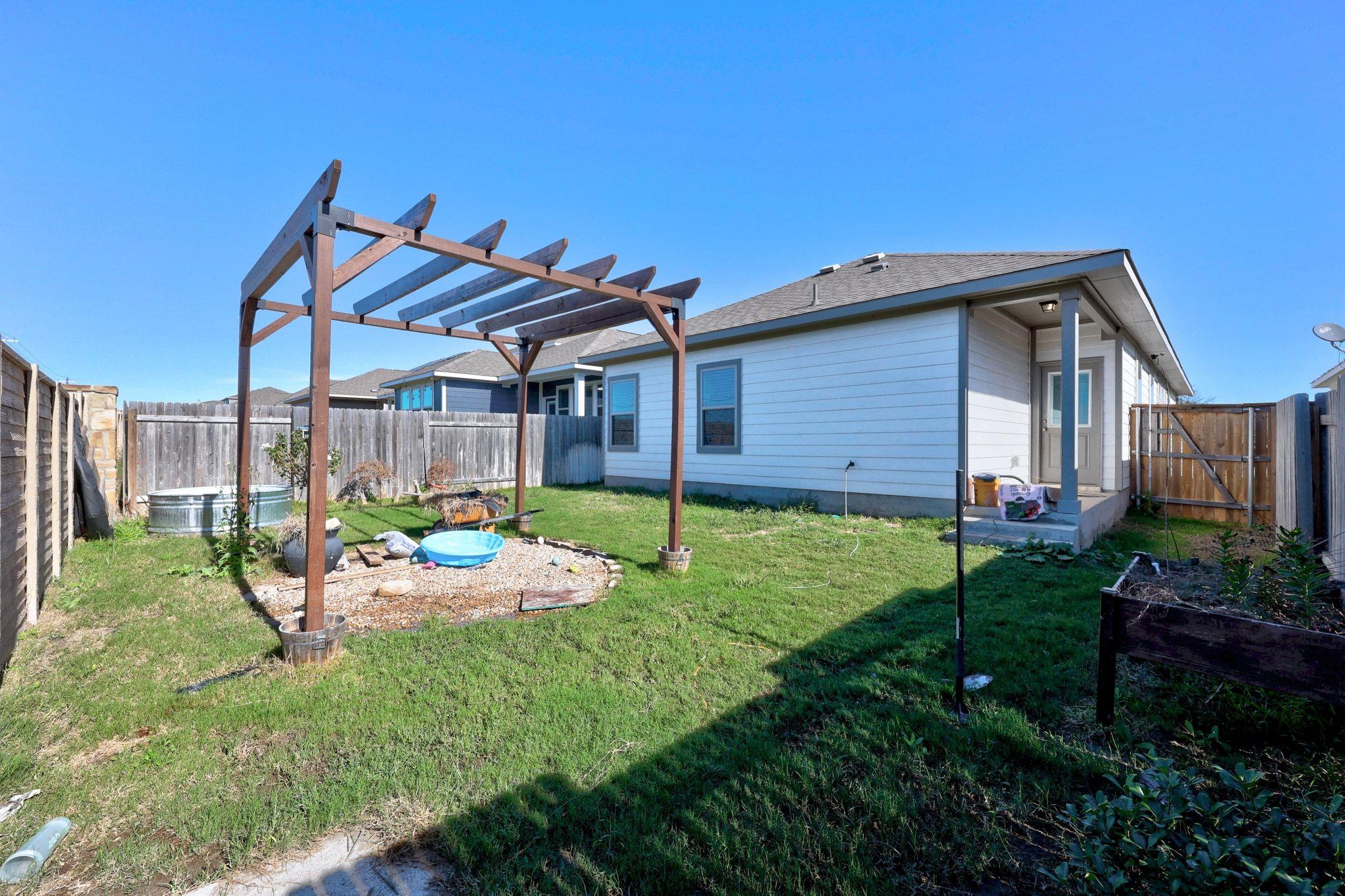 225 Unforgiven Ln, Jarrell, TX 76537