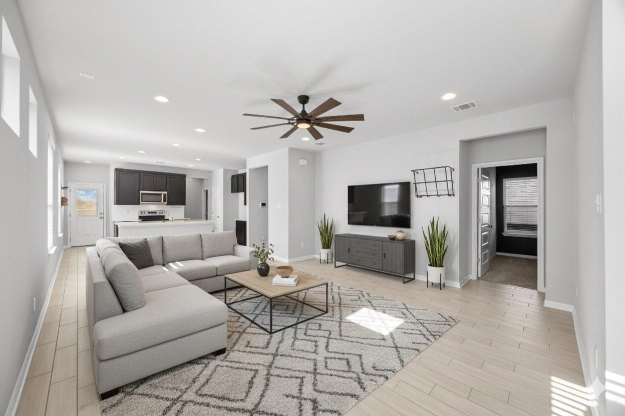 225 Unforgiven Ln, Jarrell, TX 76537