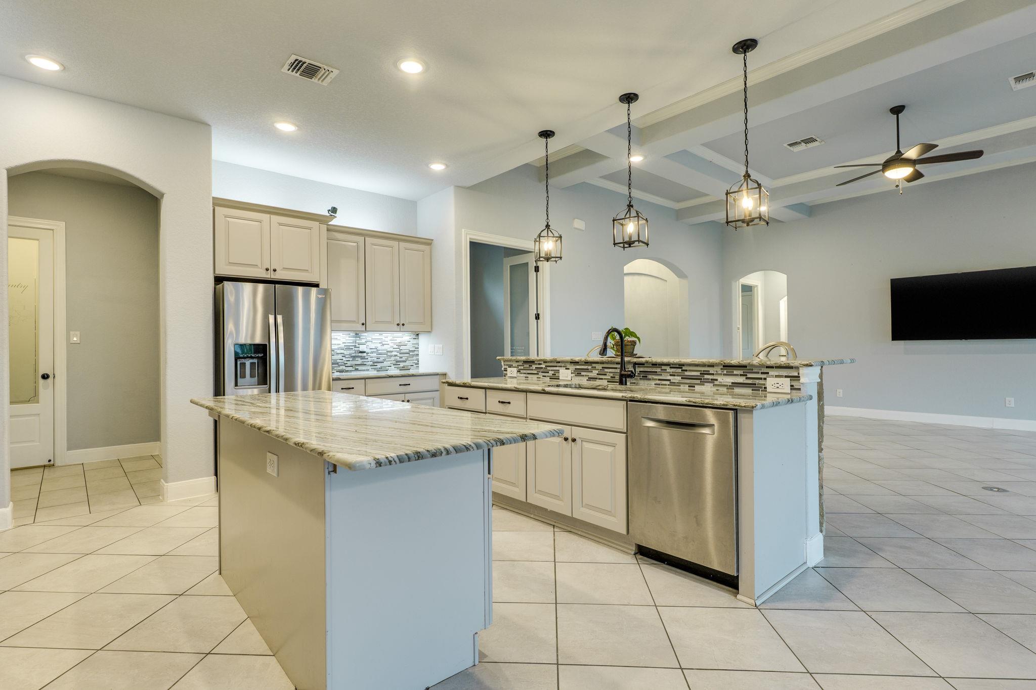 346 Blackbird Dr, Spring Branch, TX 78070