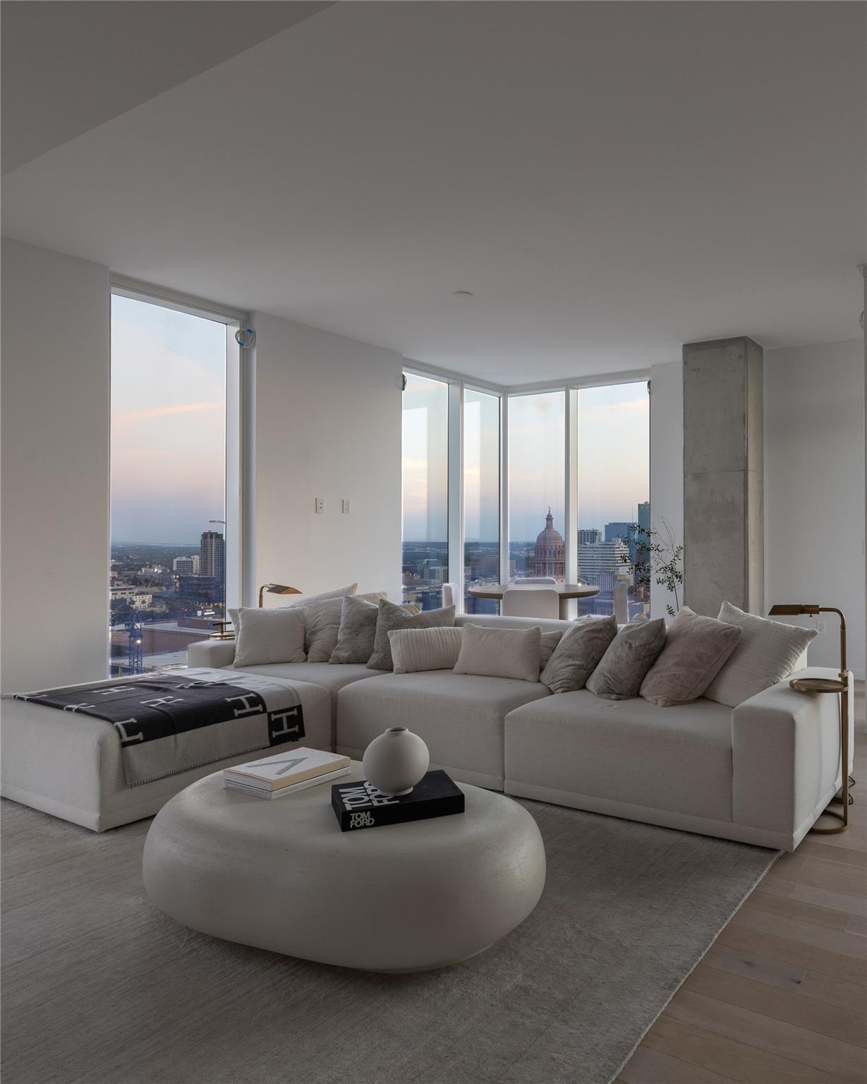 313 W 17th St # 2007, Austin, TX 78701