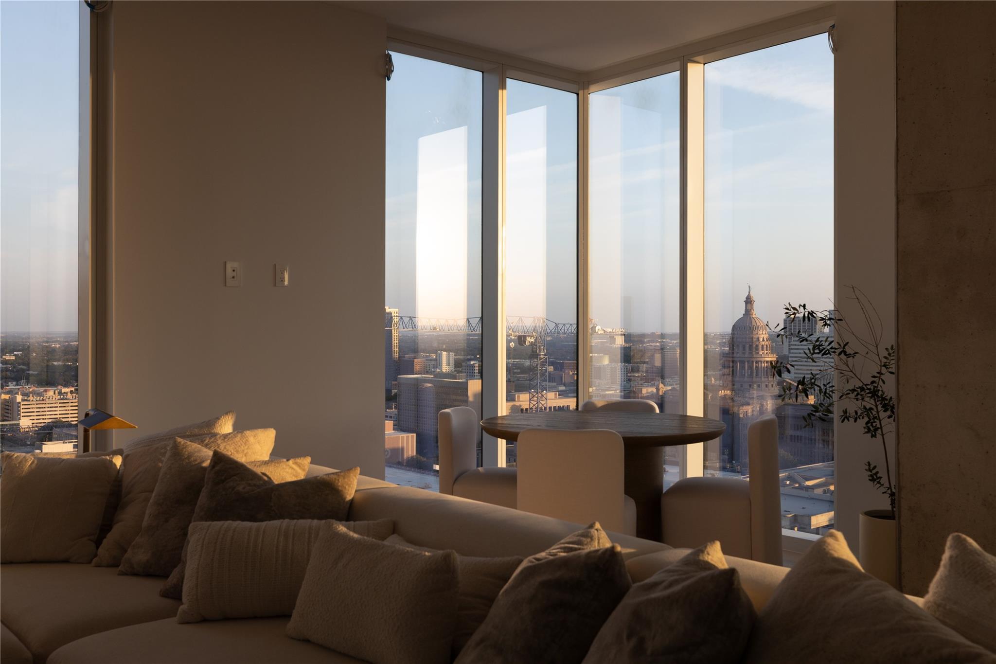 313 W 17th St # 2007, Austin, TX 78701