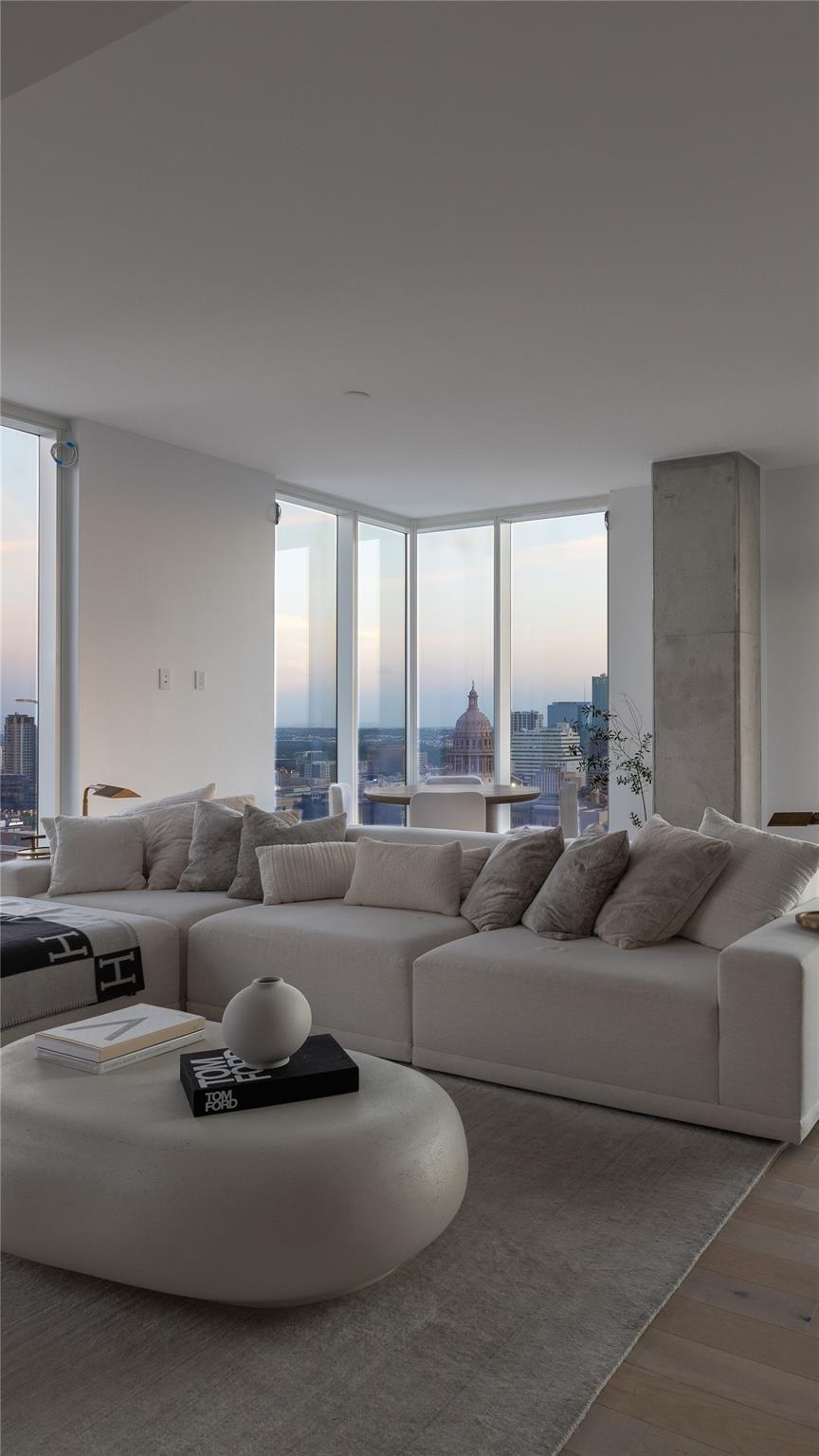 313 W 17th St # 2007, Austin, TX 78701