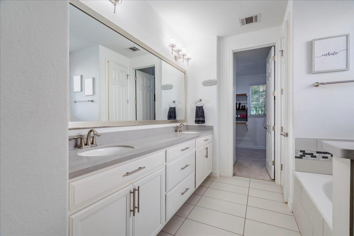 19619 Summit Glory Trl, Spicewood, TX 78669