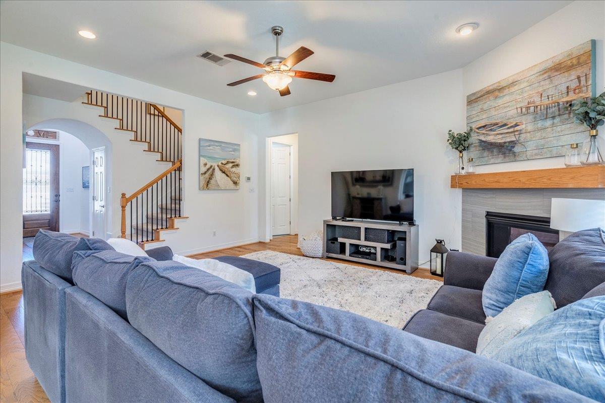 19619 Summit Glory Trl, Spicewood, TX 78669