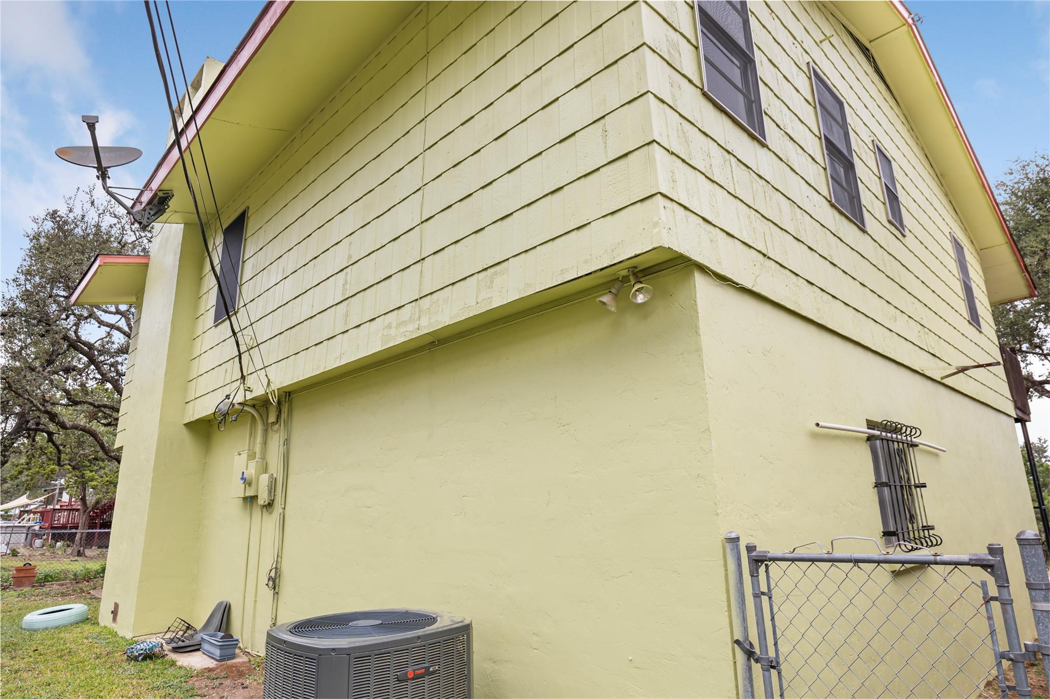 1191 Dawnridge Dr, Canyon Lake, TX 78133