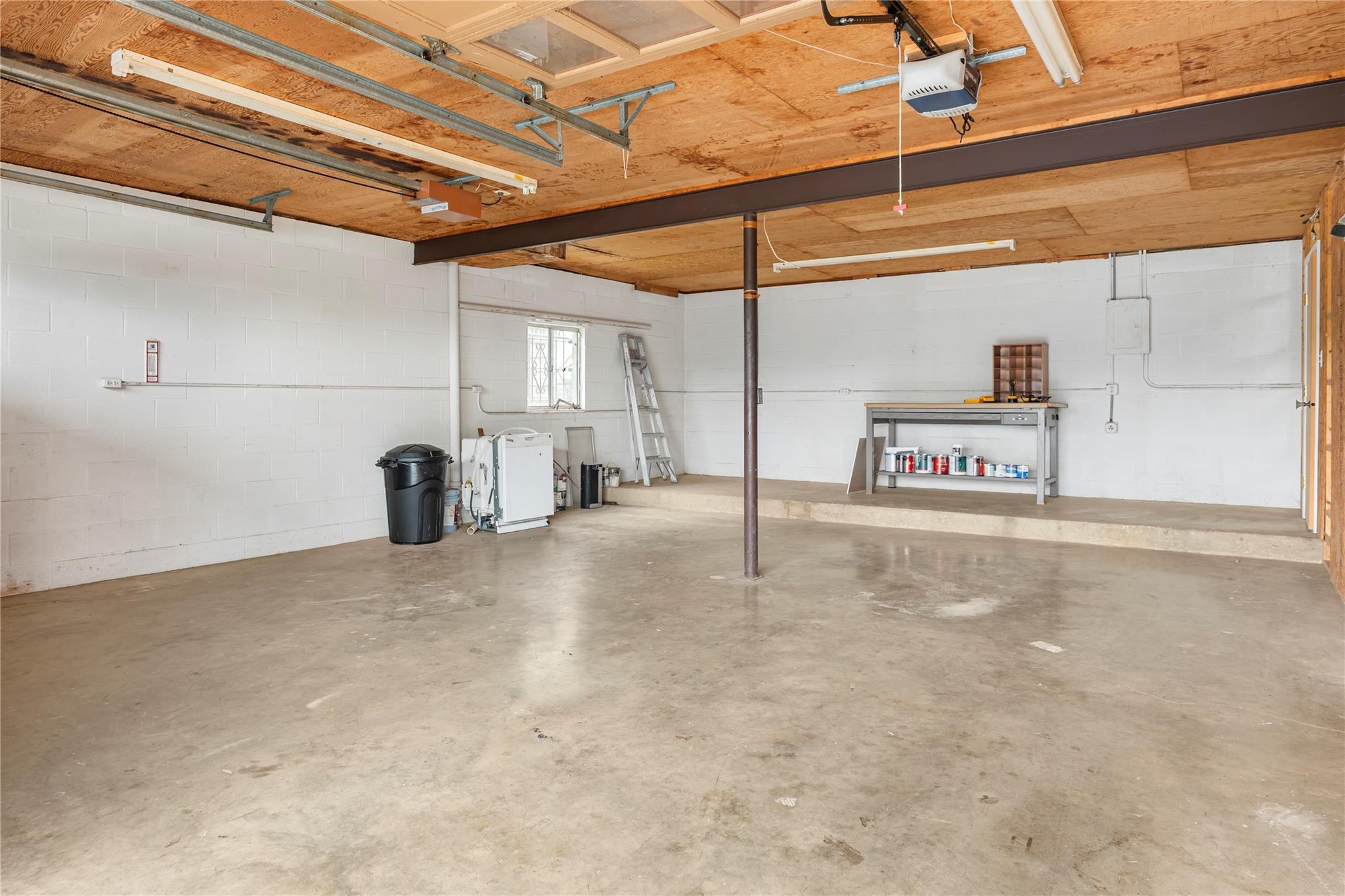 1191 Dawnridge Dr, Canyon Lake, TX 78133