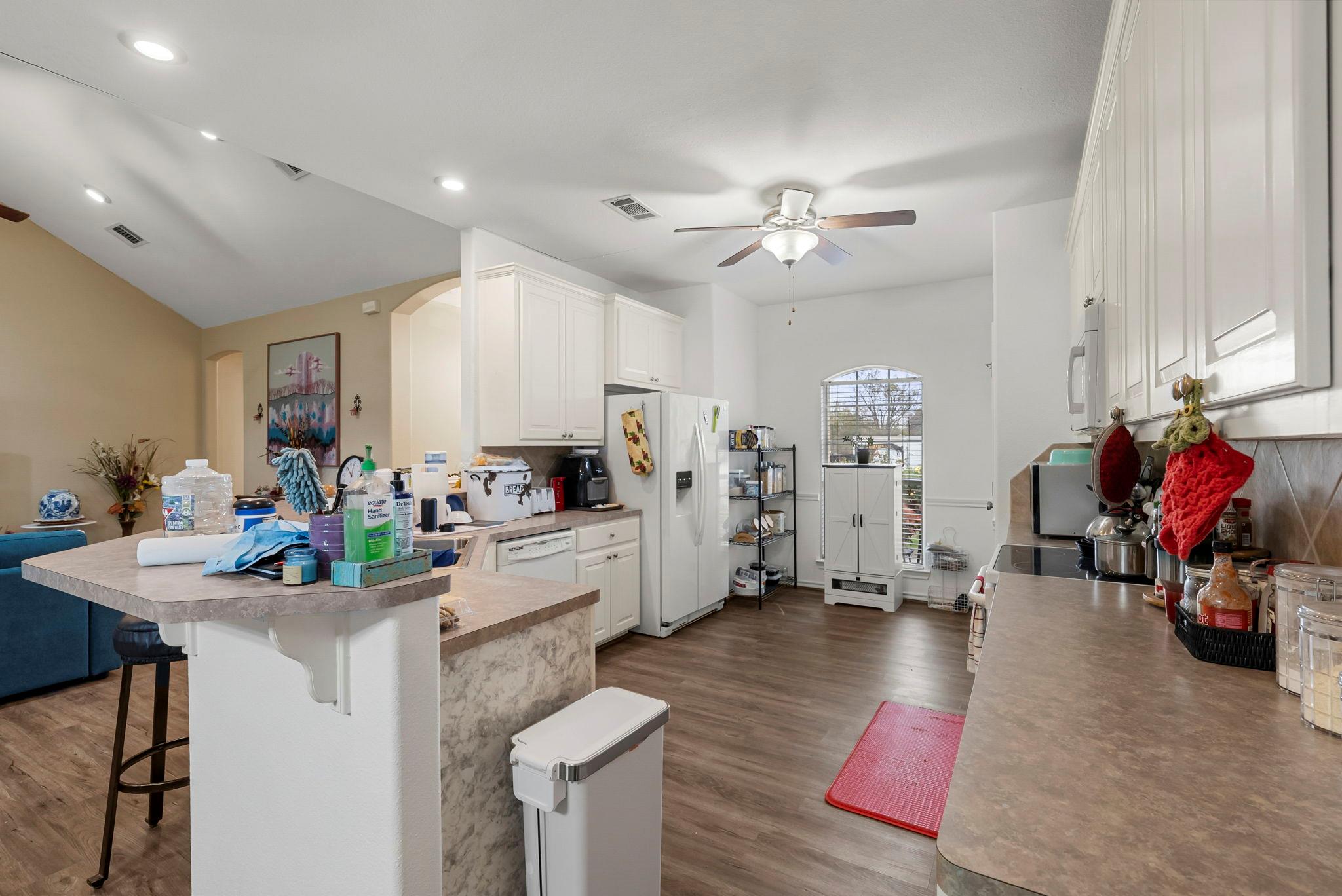 107 Frederick Ln, Thorndale, TX 76577