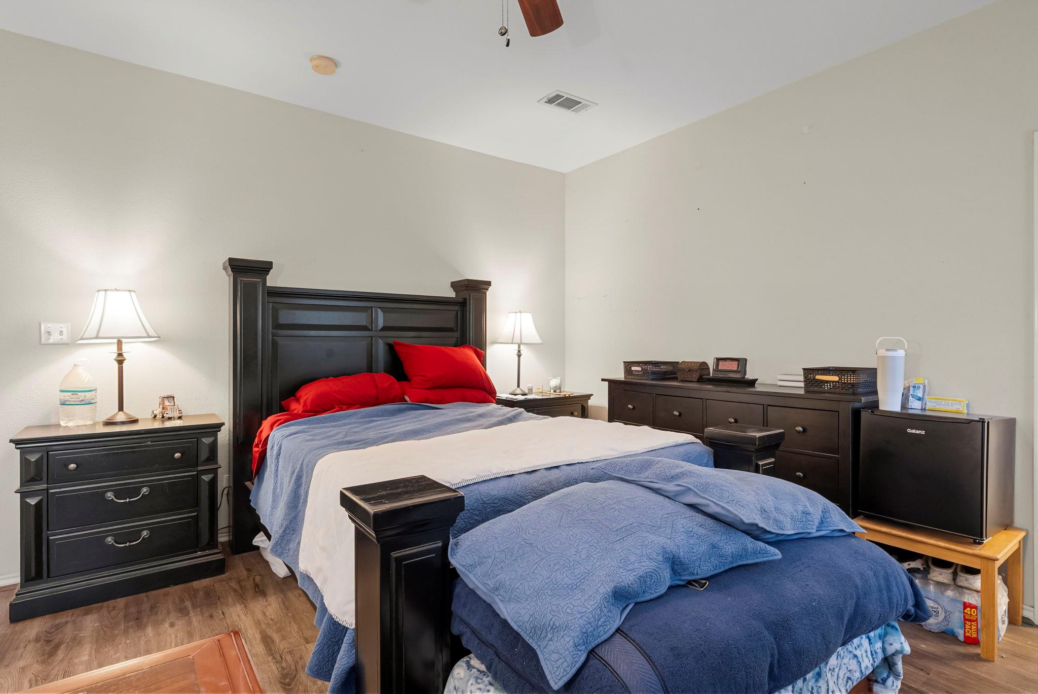 107 Frederick Ln, Thorndale, TX 76577